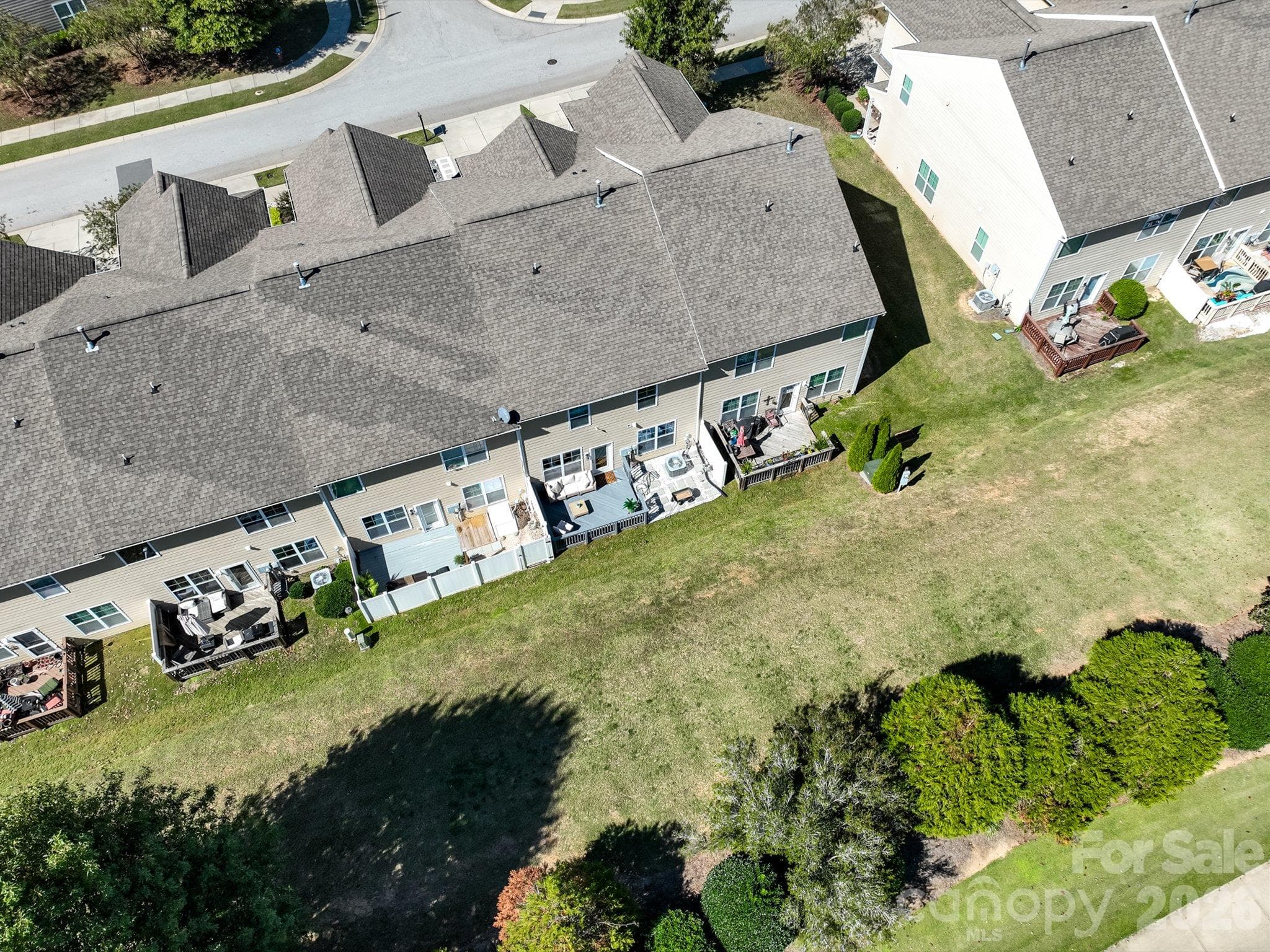 Townhouse at 968 Pennington Drive, Lancaster, photo 39 of 48