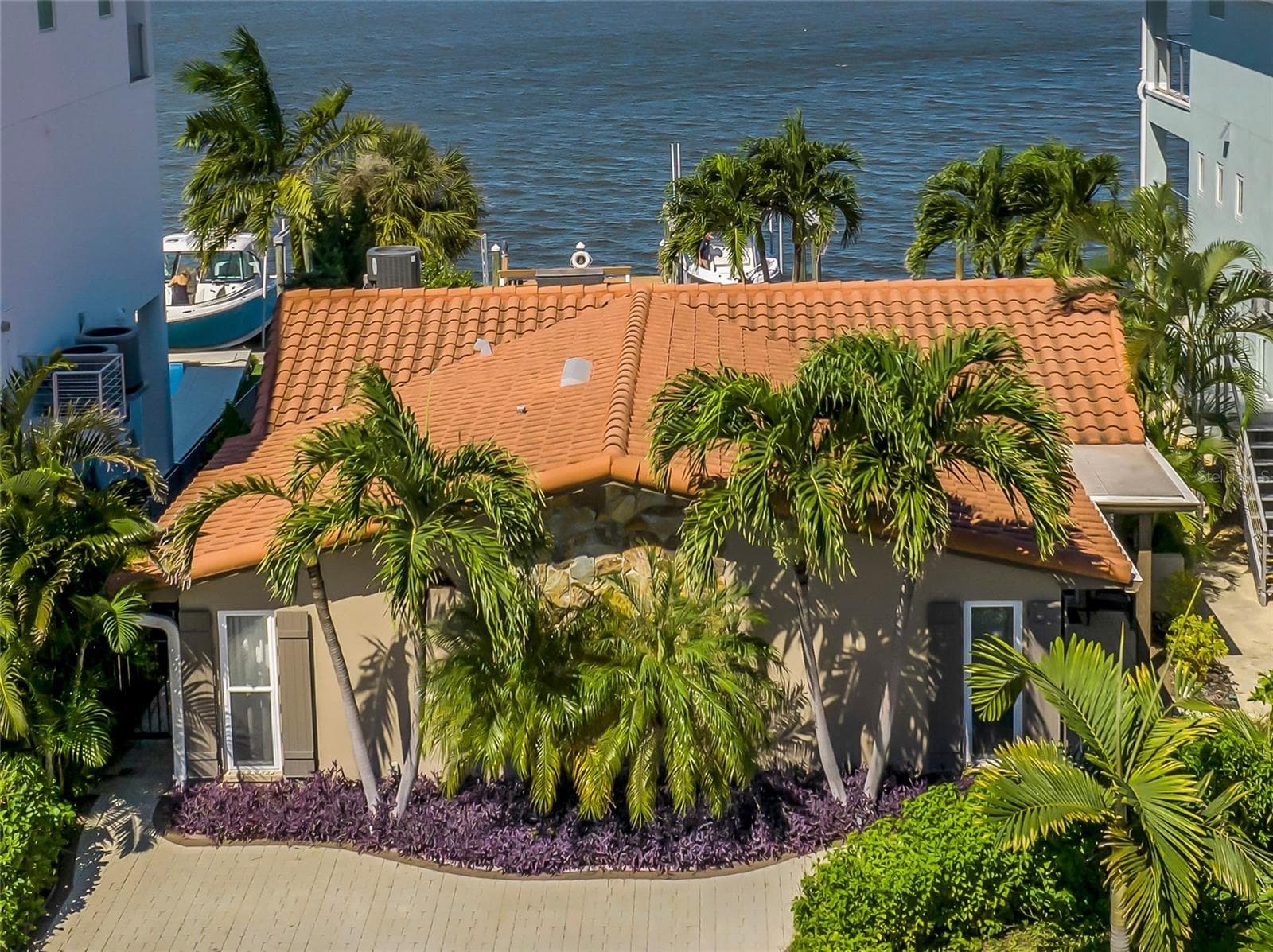Resort-like Living on the Waters of Redington Shores - 106 WALL ST, REDINGTON SHORES