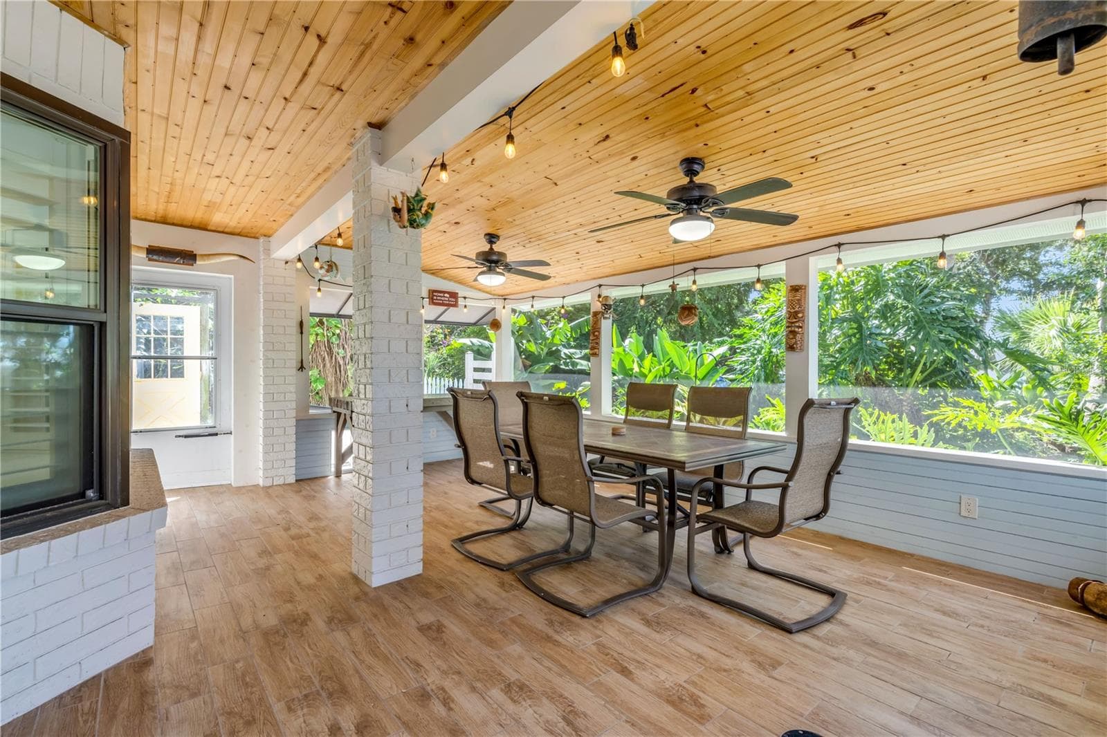 Single Family Residence at 7 OAK TREE DR, NEW SMYRNA BEACH, photo 2 of 42