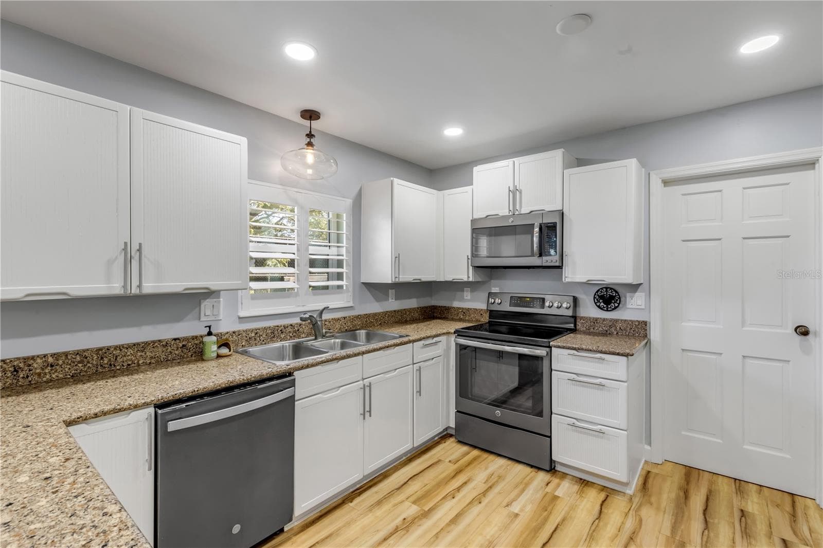 Single Family Residence at 7 OAK TREE DR, NEW SMYRNA BEACH, photo 12 of 42