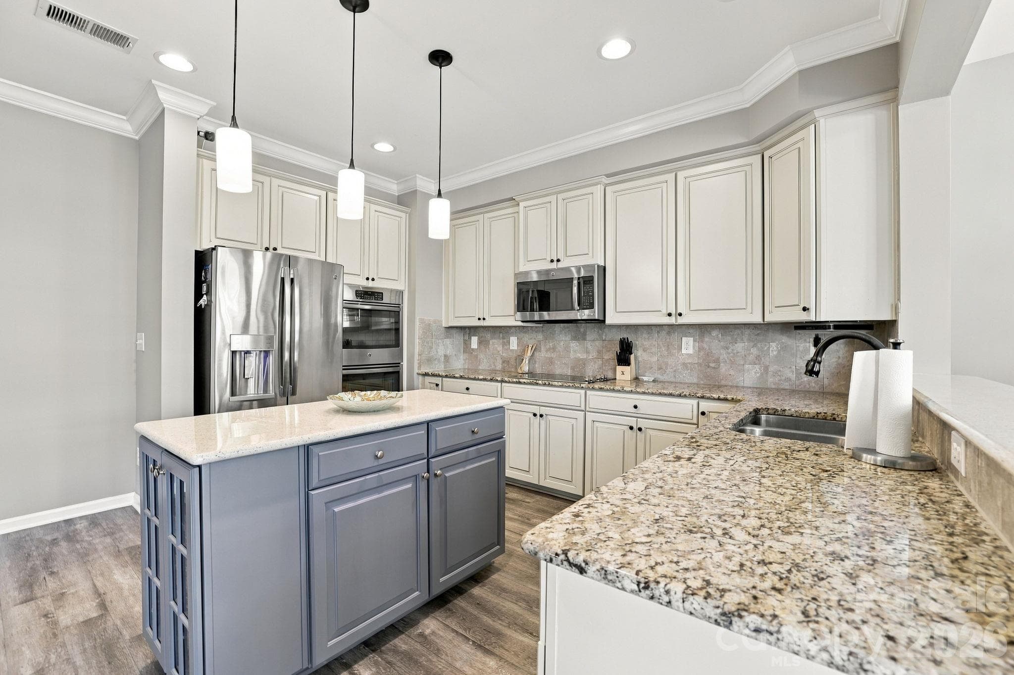 Single Family Residence at 2516 Alyssa Lane, Charlotte, photo 13 of 48