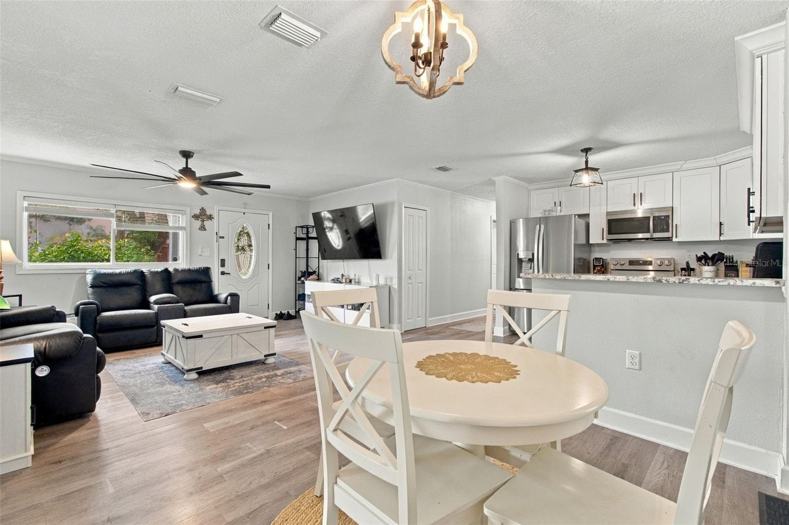 Single Family Residence at 335 COUNTRY CLUB DR, OLDSMAR, photo 8 of 52