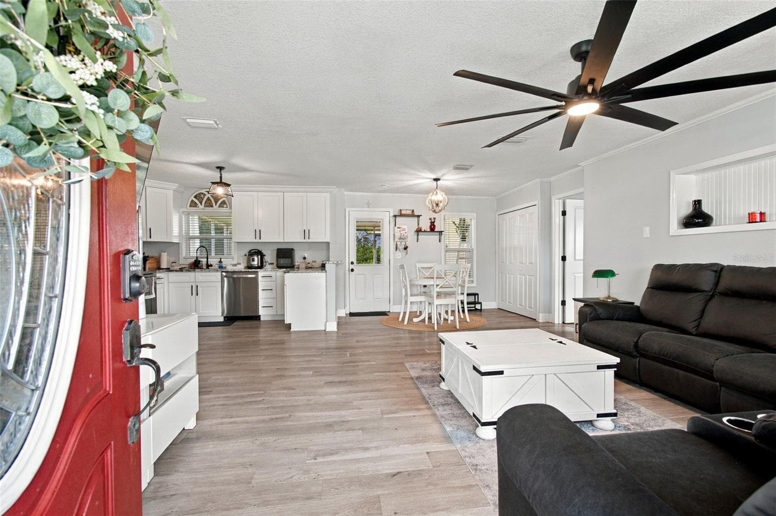 Single Family Residence at 335 COUNTRY CLUB DR, OLDSMAR, photo 10 of 52