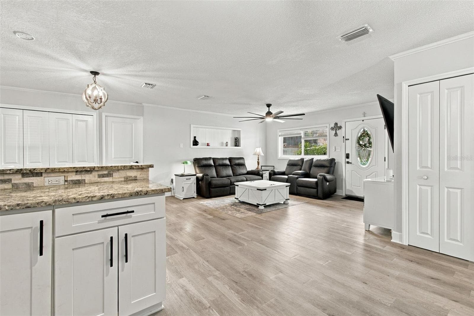 Single Family Residence at 335 COUNTRY CLUB DR, OLDSMAR, photo 14 of 52