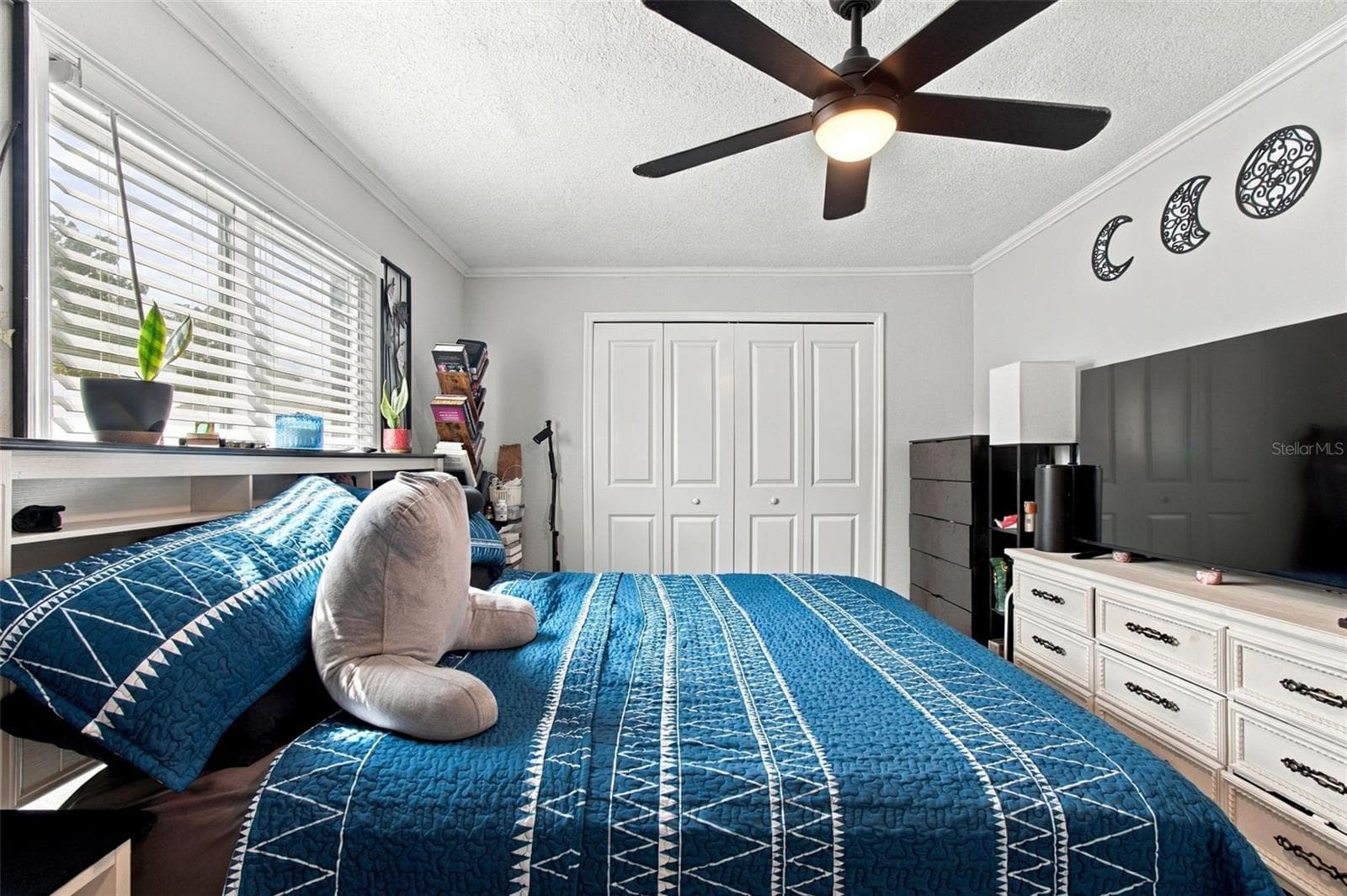 Single Family Residence at 335 COUNTRY CLUB DR, OLDSMAR, photo 17 of 52