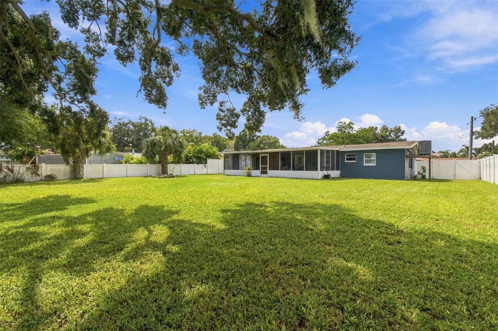 Single Family Residence at 335 COUNTRY CLUB DR, OLDSMAR, photo 44 of 52
