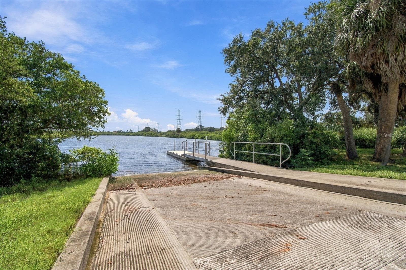 Single Family Residence at 335 COUNTRY CLUB DR, OLDSMAR, photo 51 of 52