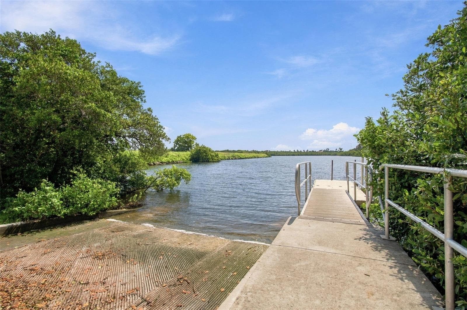 Single Family Residence at 335 COUNTRY CLUB DR, OLDSMAR, photo 52 of 52