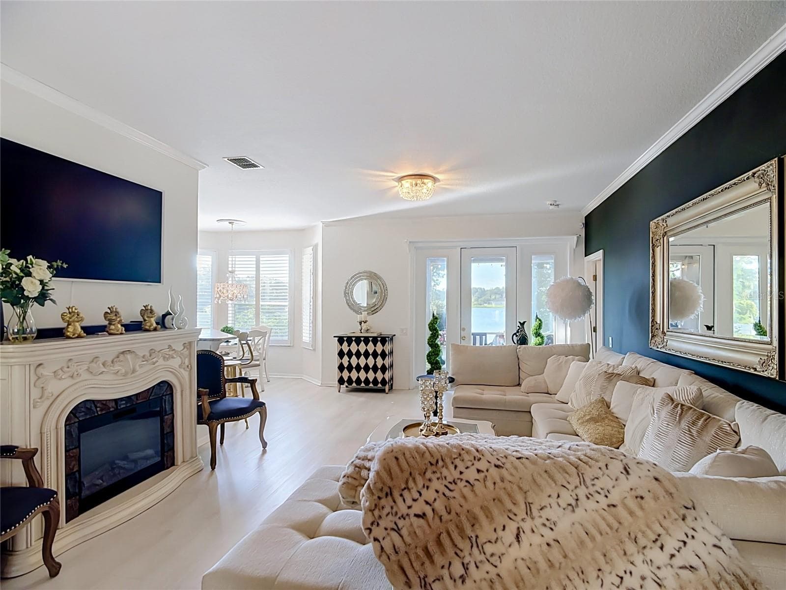 living room - CARILLON LAKES, LAKELAND