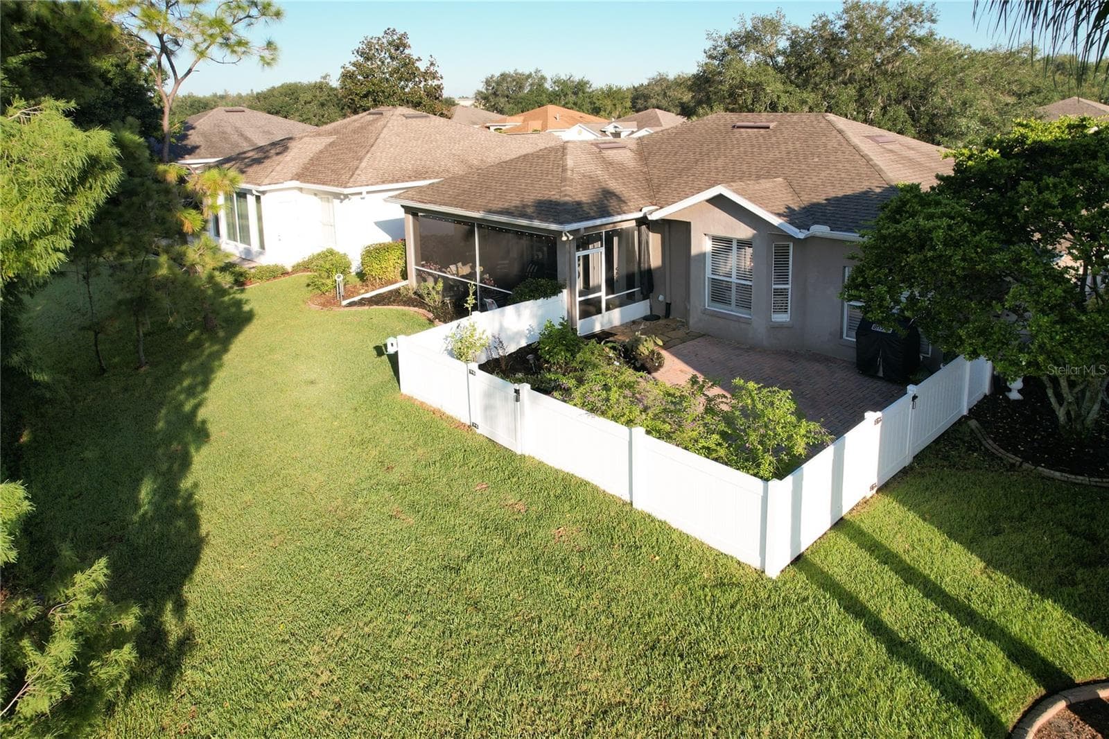 arial view of backyard and patio - CARILLON LAKES, LAKELAND