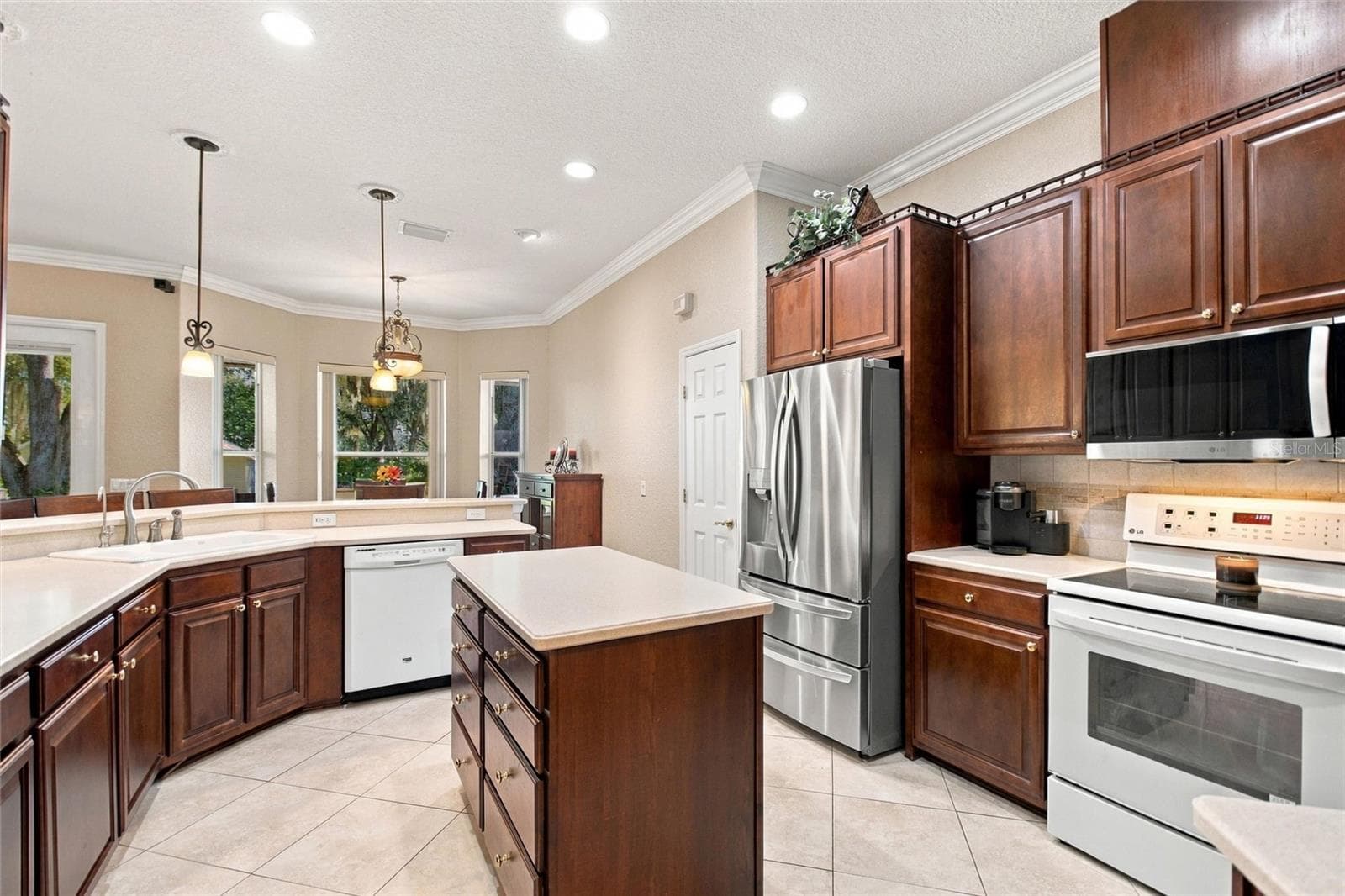 Reverse view of kitchen. - 4108 N FORBES RD, PLANT CITY