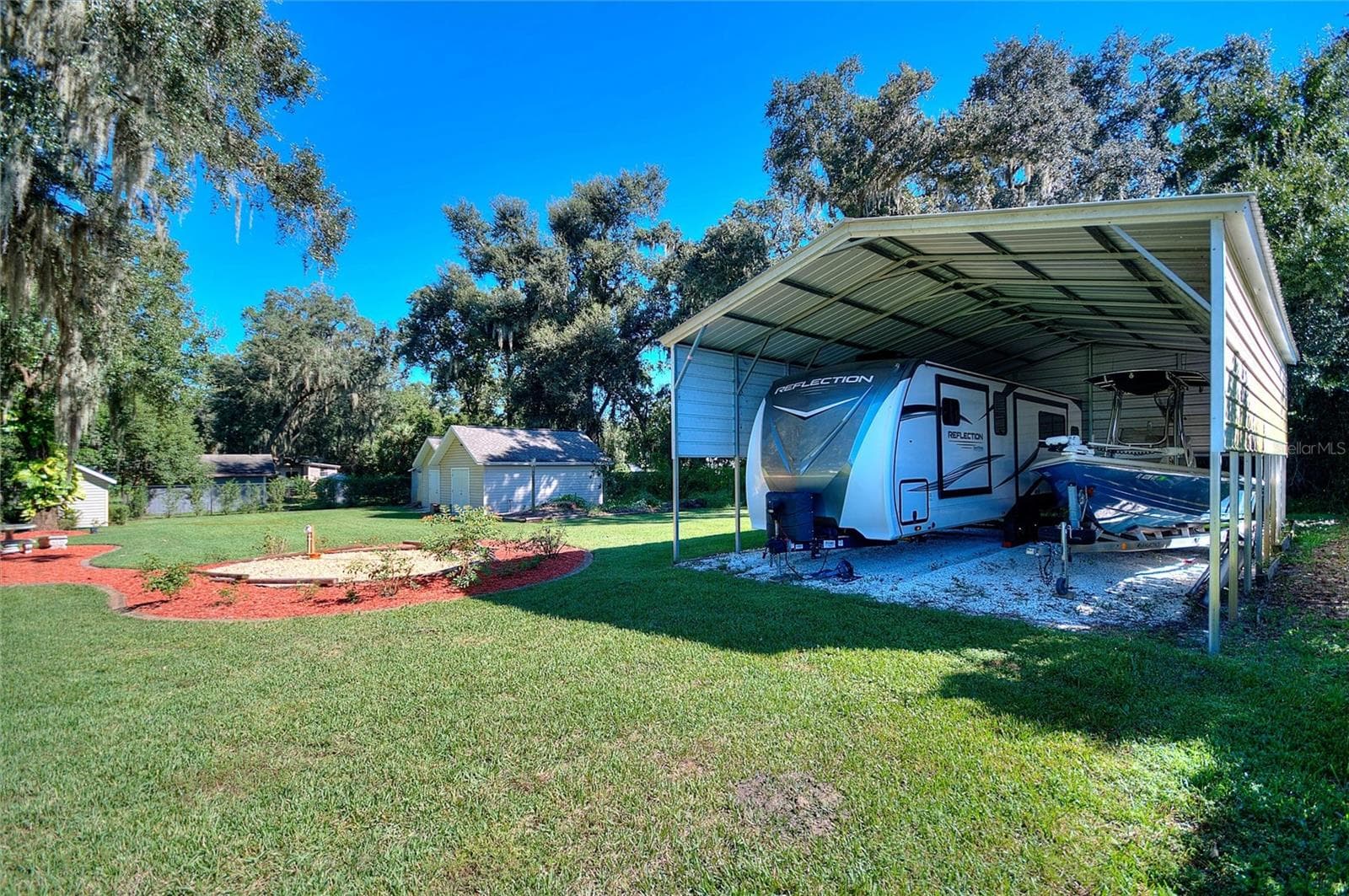 Handy metal pole barn for RV and boat storage! - 4108 N FORBES RD, PLANT CITY