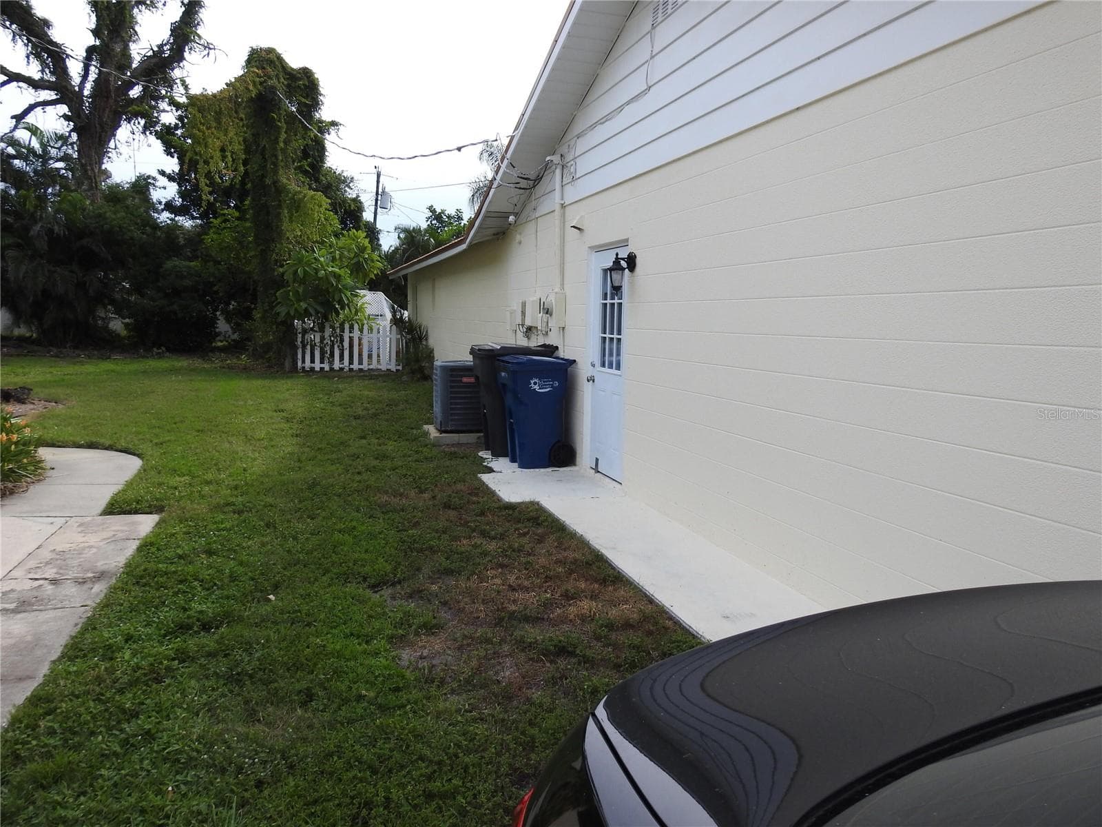 Single Family Residence at 7611 SENRAB DR, BRADENTON, photo 9 of 116
