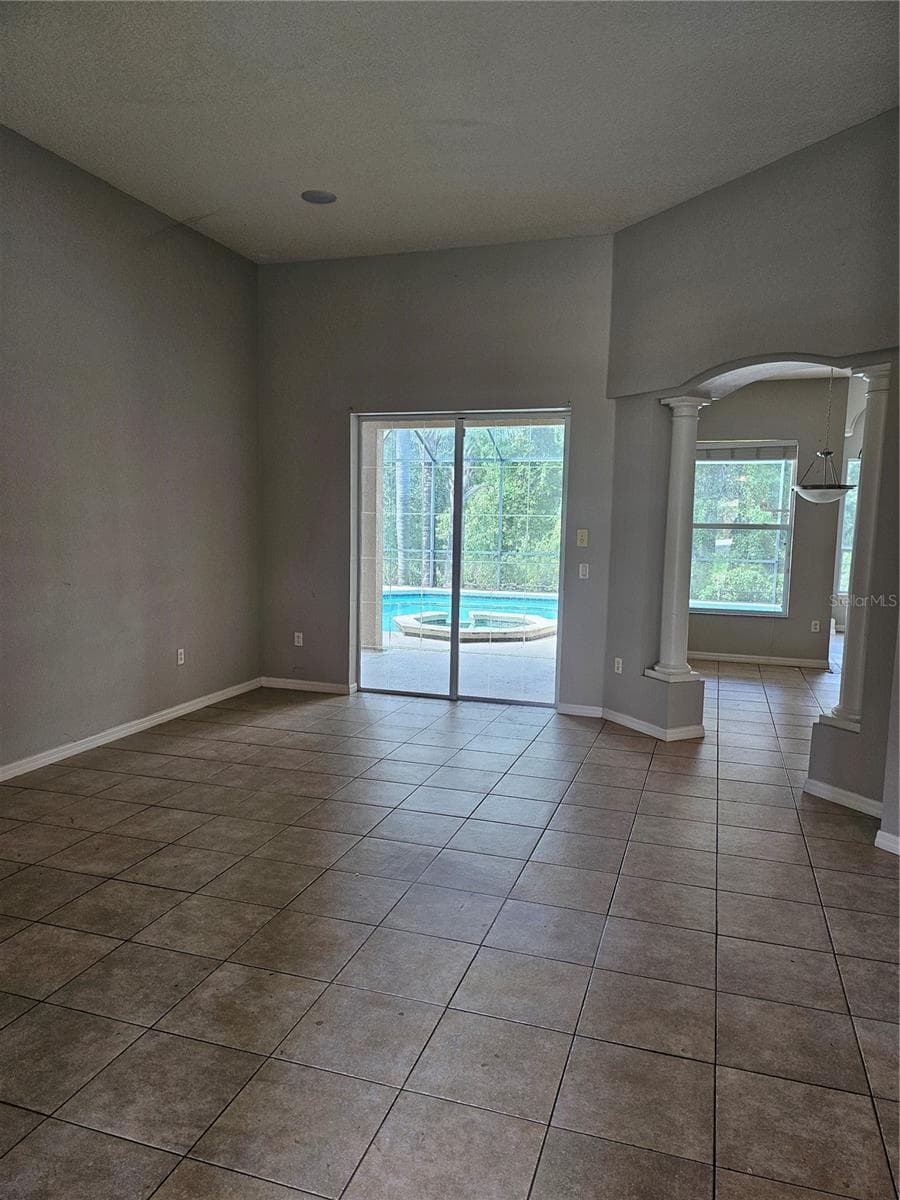 Single Family Residence at 12263 CREEK EDGE DR, RIVERVIEW, photo 3 of 40