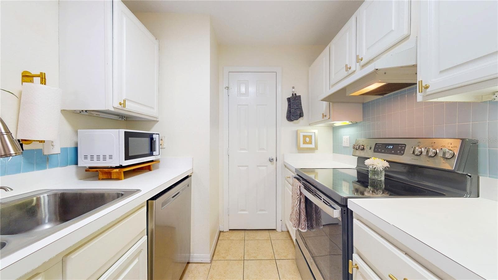 Condominium at 501 KNIGHTS RUN AVE #2121, TAMPA, photo 11 of 37
