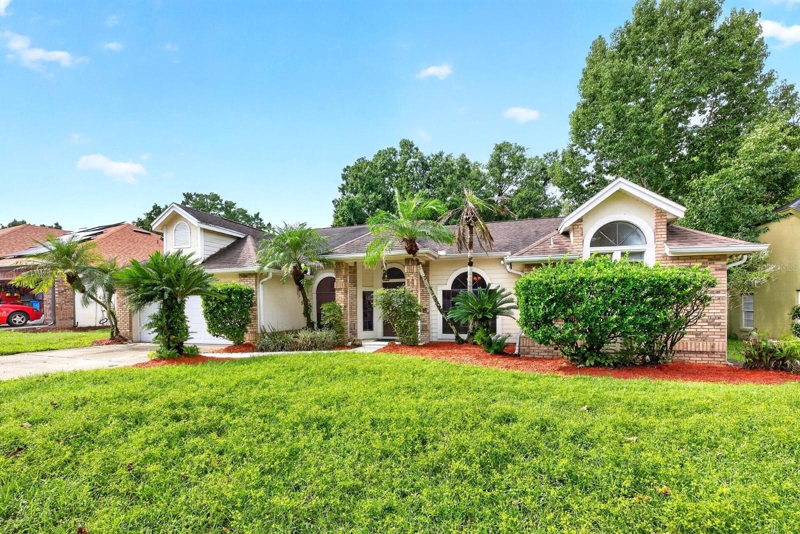 1003 N MAGEE CREEK CT
