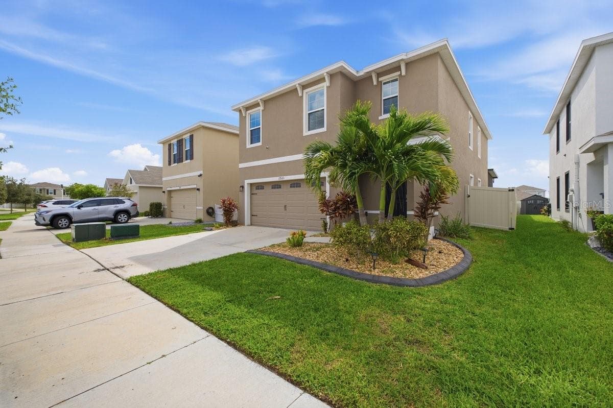 Single Family Residence at 17063 OVAL RUM DR, WIMAUMA, photo 3 of 28