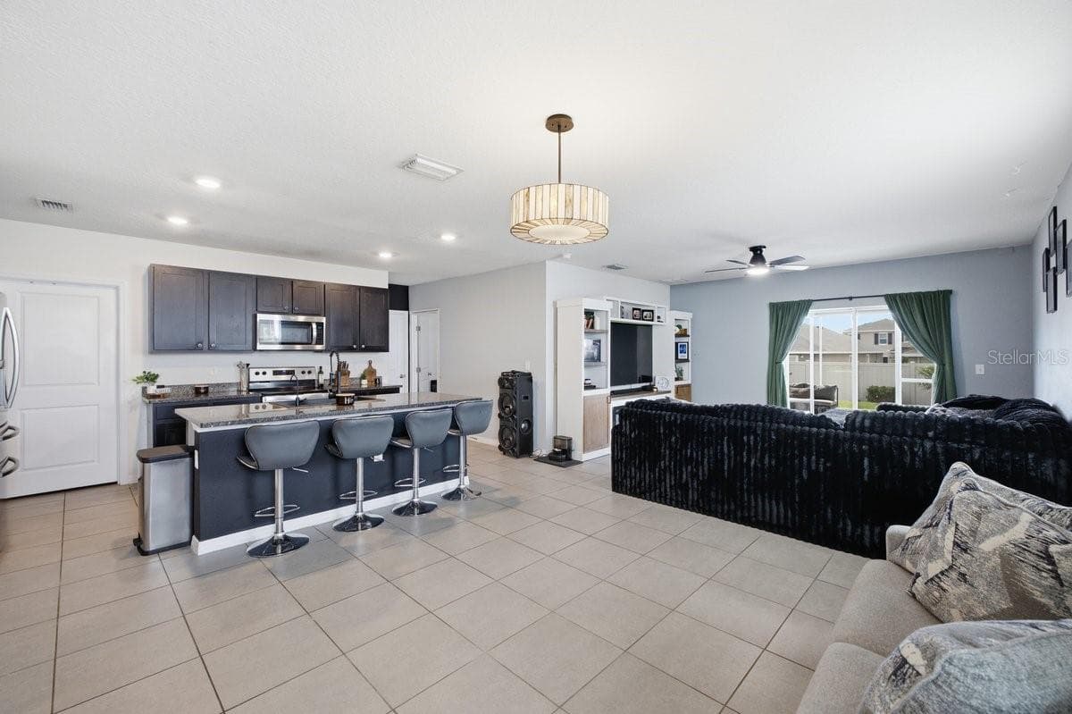Single Family Residence at 17063 OVAL RUM DR, WIMAUMA, photo 4 of 28