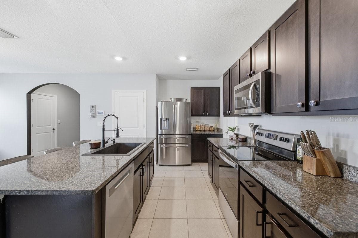 Single Family Residence at 17063 OVAL RUM DR, WIMAUMA, photo 6 of 28