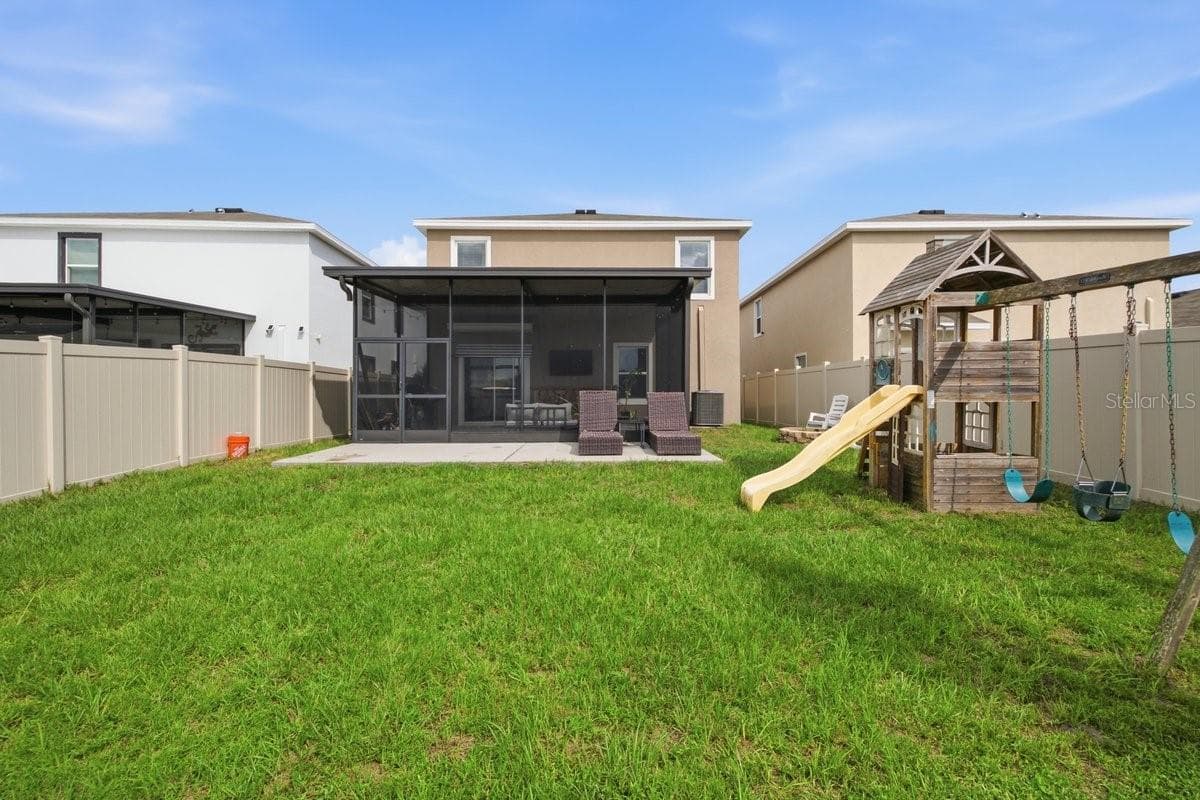 Single Family Residence at 17063 OVAL RUM DR, WIMAUMA, photo 11 of 28
