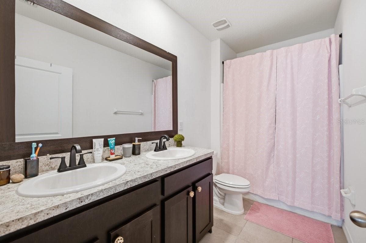 Single Family Residence at 17063 OVAL RUM DR, WIMAUMA, photo 16 of 28