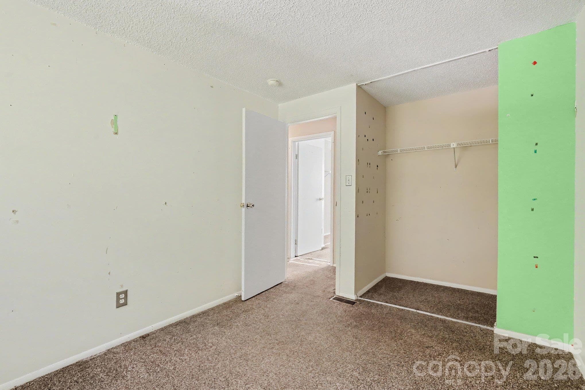 Single Family Residence at 1010 Glenfiddich Drive, Charlotte, photo 12 of 21
