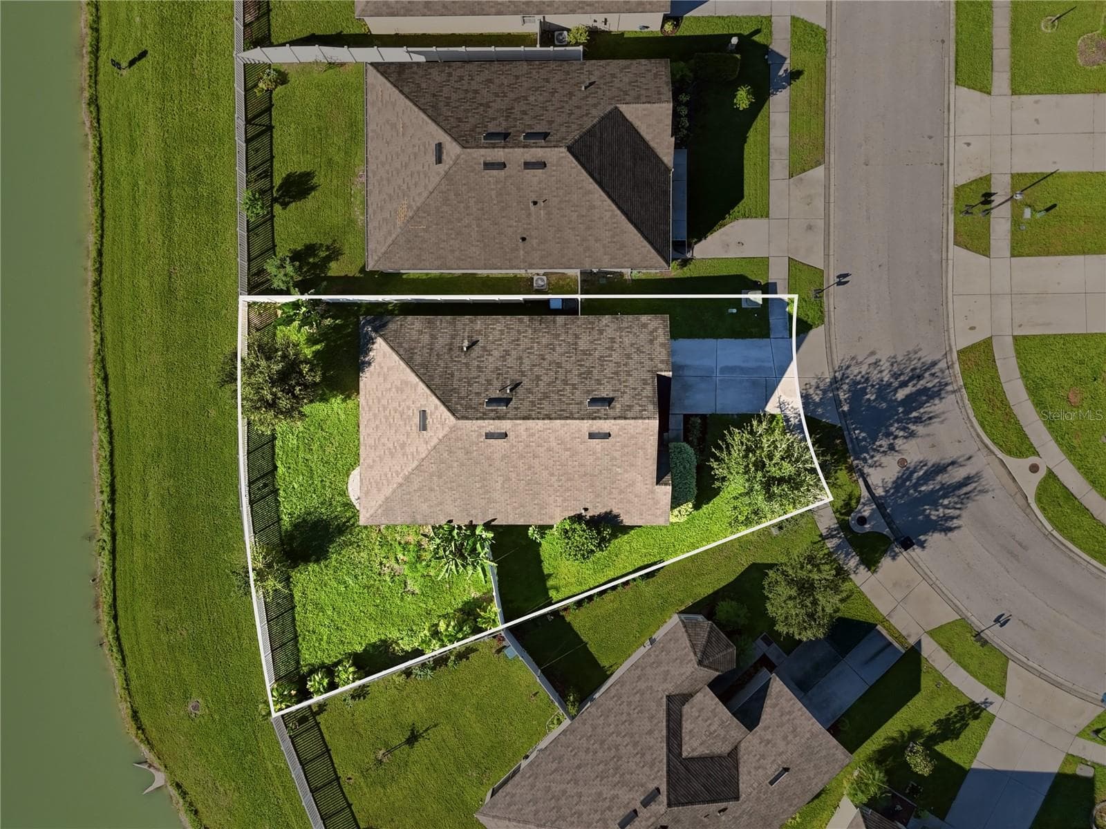 Single Family Residence at 138 GROVE BRANCH RD, WINTER HAVEN, photo 4 of 42