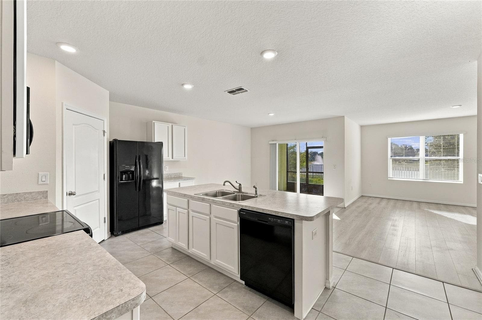 Single Family Residence at 138 GROVE BRANCH RD, WINTER HAVEN, photo 13 of 42