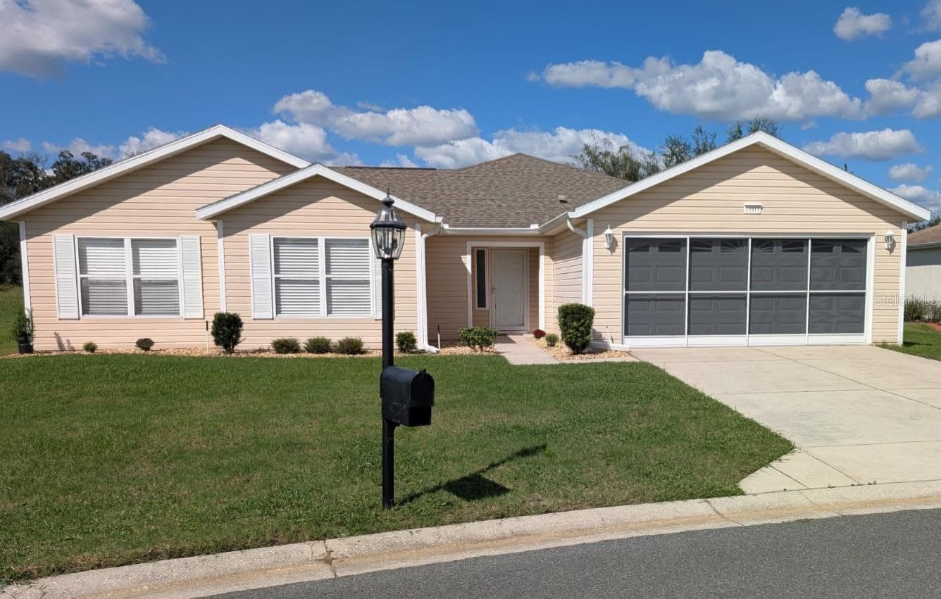 Single Family Residence at 13811 SE 85TH CIR, SUMMERFIELD, photo 2 of 31