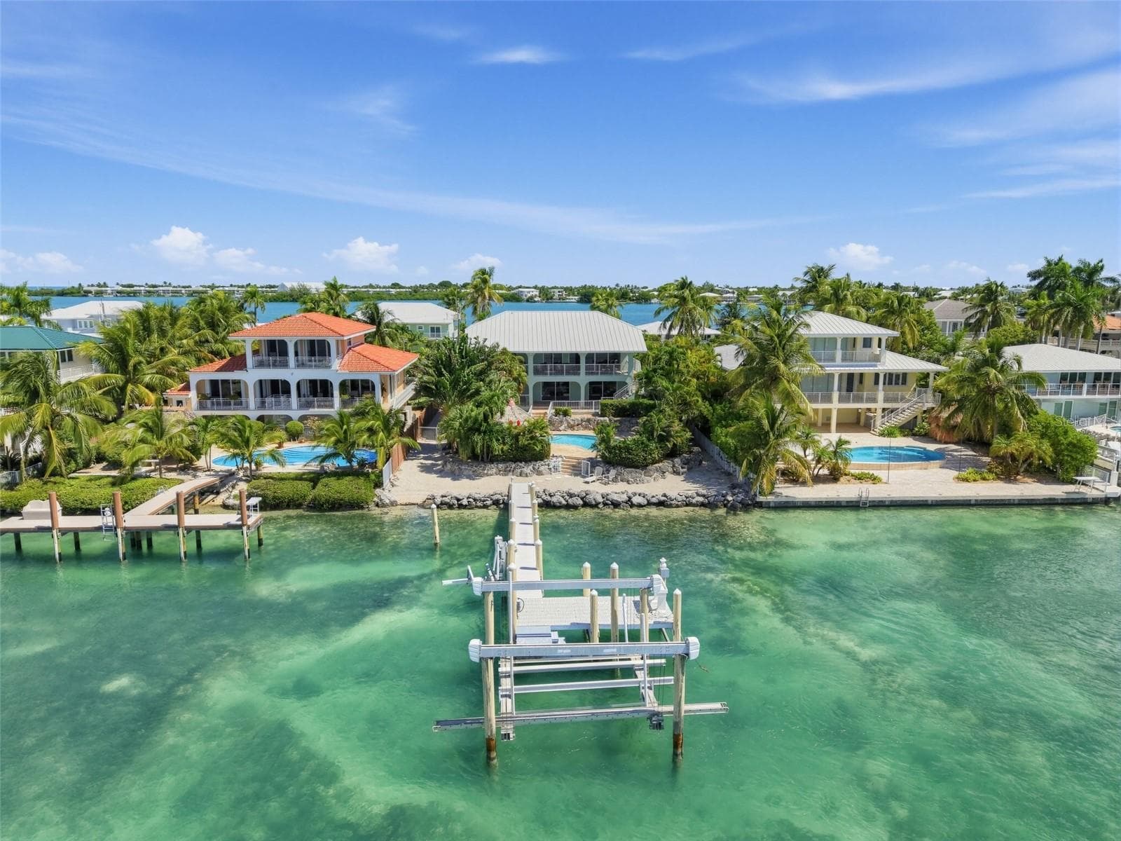 422 HARBOUR DR