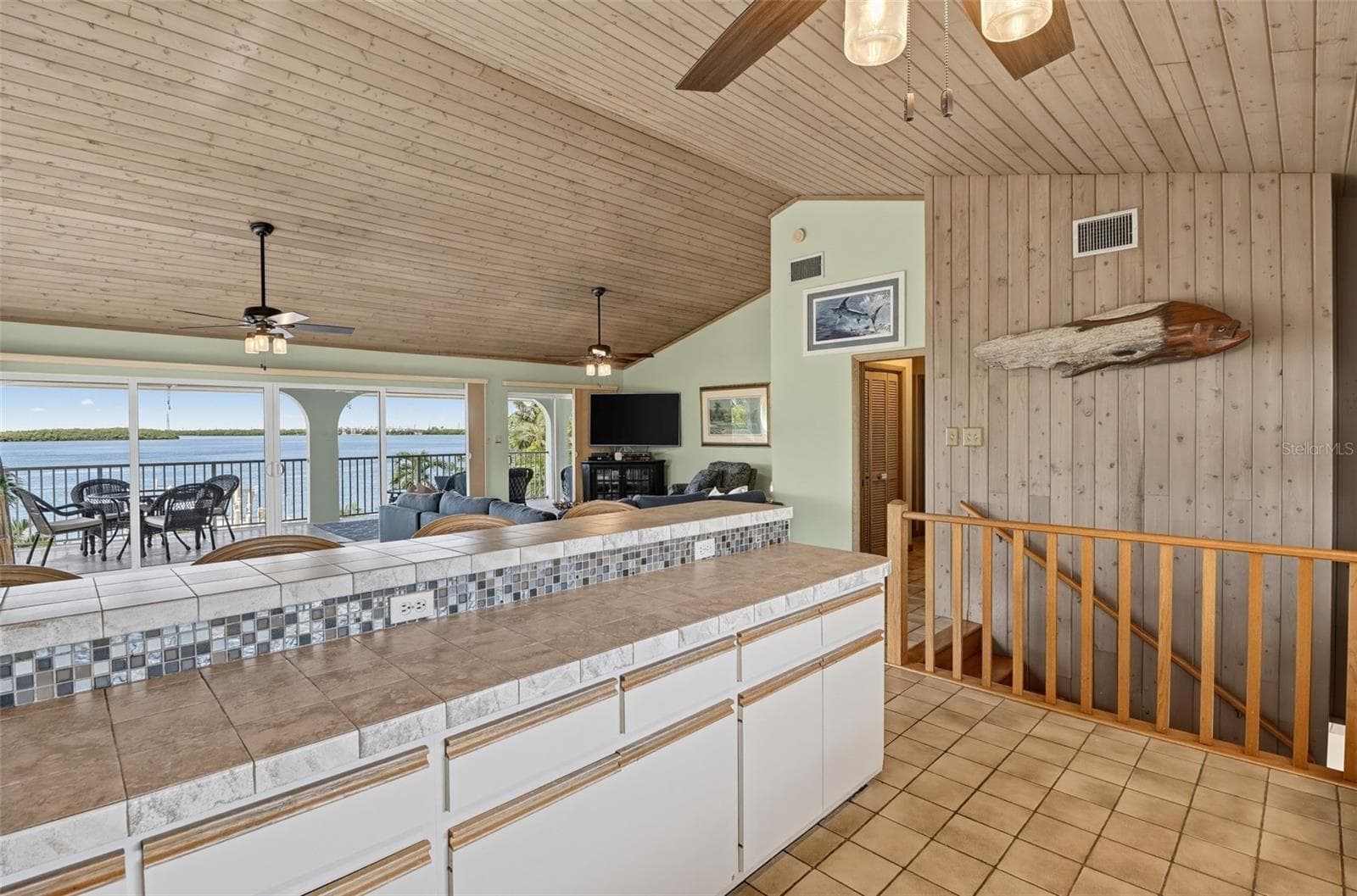 Single Family Residence at 422 HARBOUR DR, DUCK KEY, photo 15 of 41