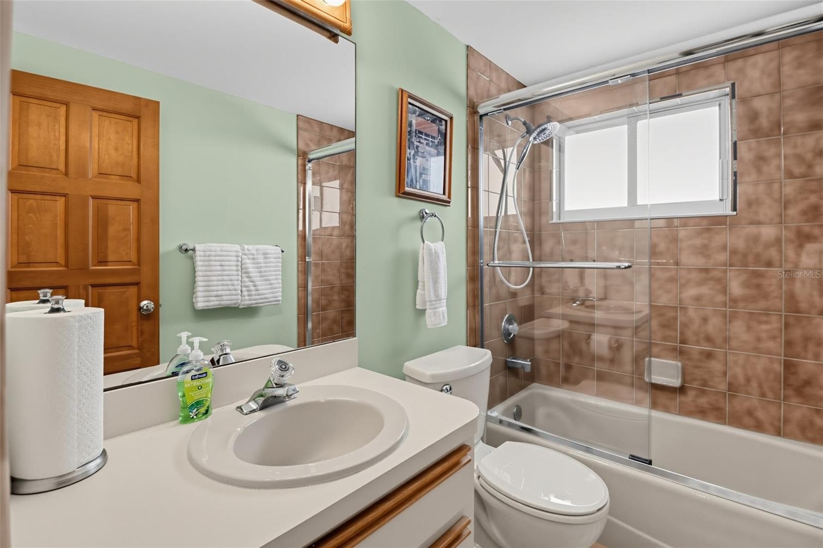 Single Family Residence at 422 HARBOUR DR, DUCK KEY, photo 30 of 41