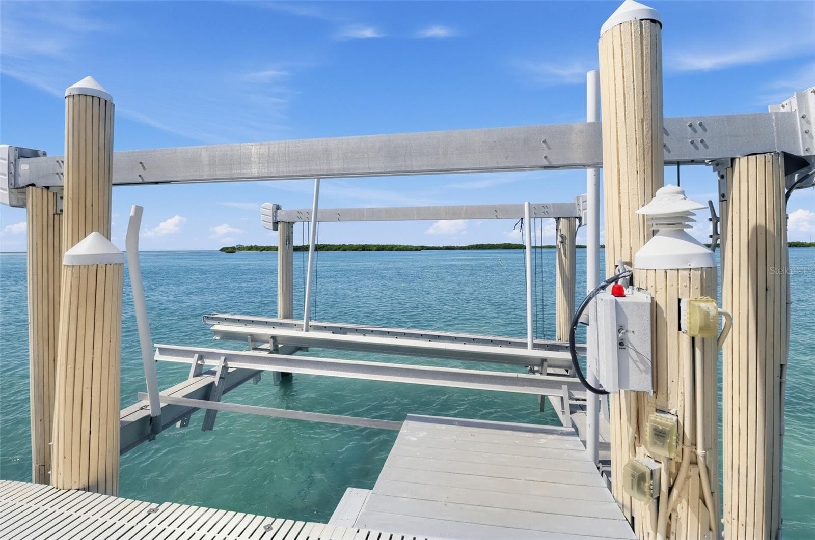 Single Family Residence at 422 HARBOUR DR, DUCK KEY, photo 33 of 41