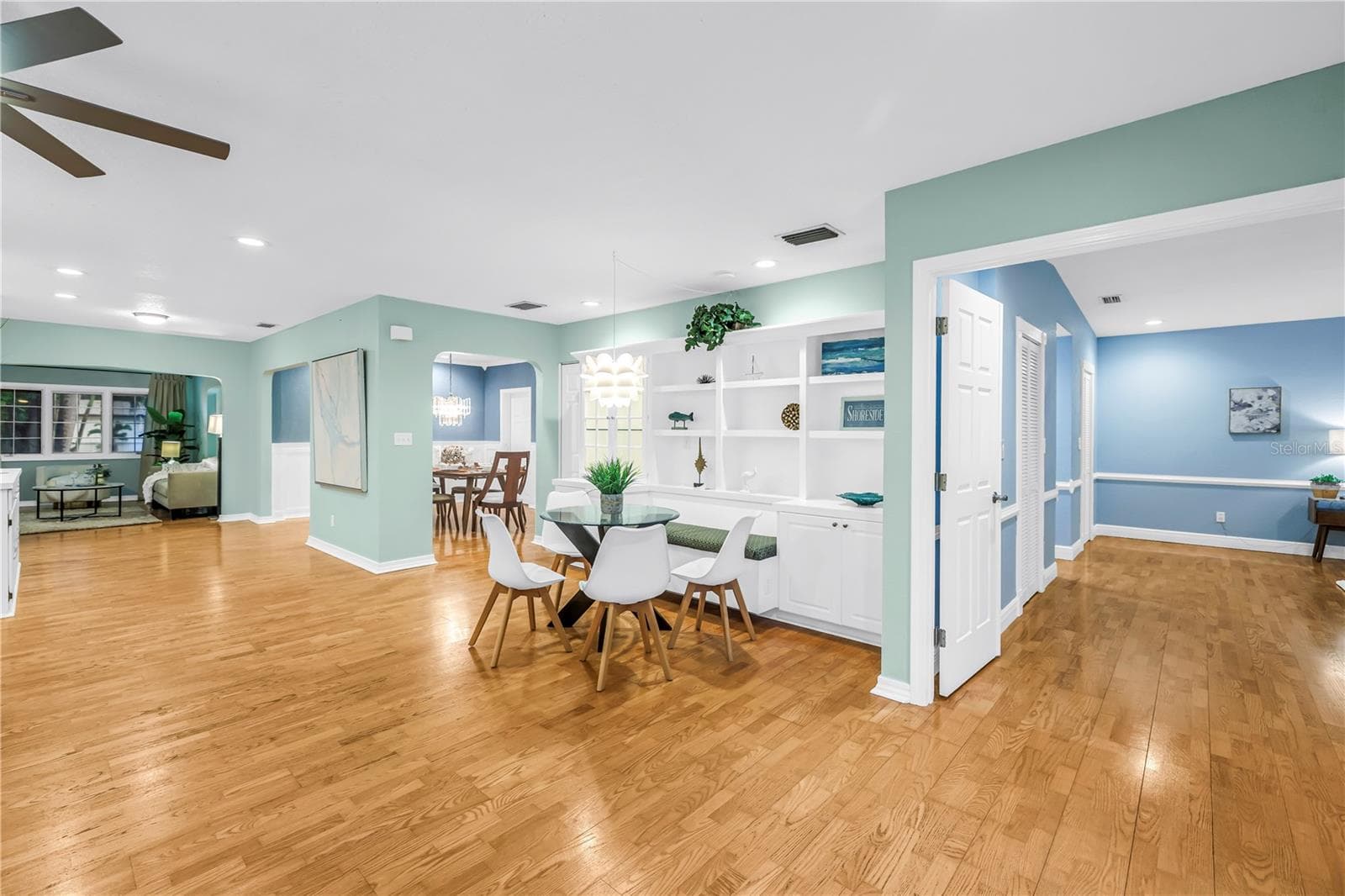 Bench seating, display hutch, and integrated storage, suitable for casual dining, coffee, or study sessions. - 146 GIRALDA BLVD NE, ST PETERSBURG