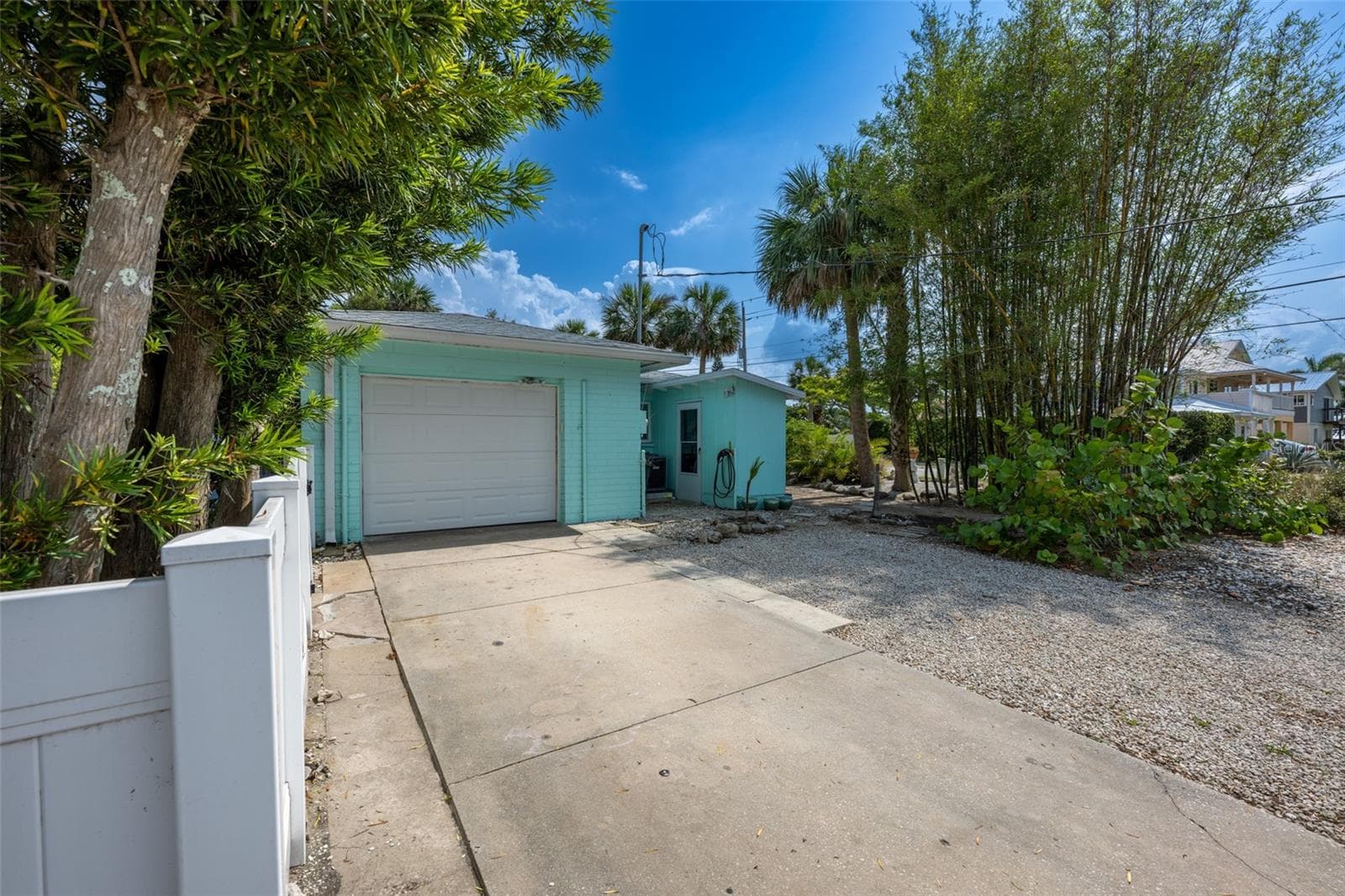 Single Family Residence at 705 N PENINSULA AVE, NEW SMYRNA BEACH, photo 12 of 28