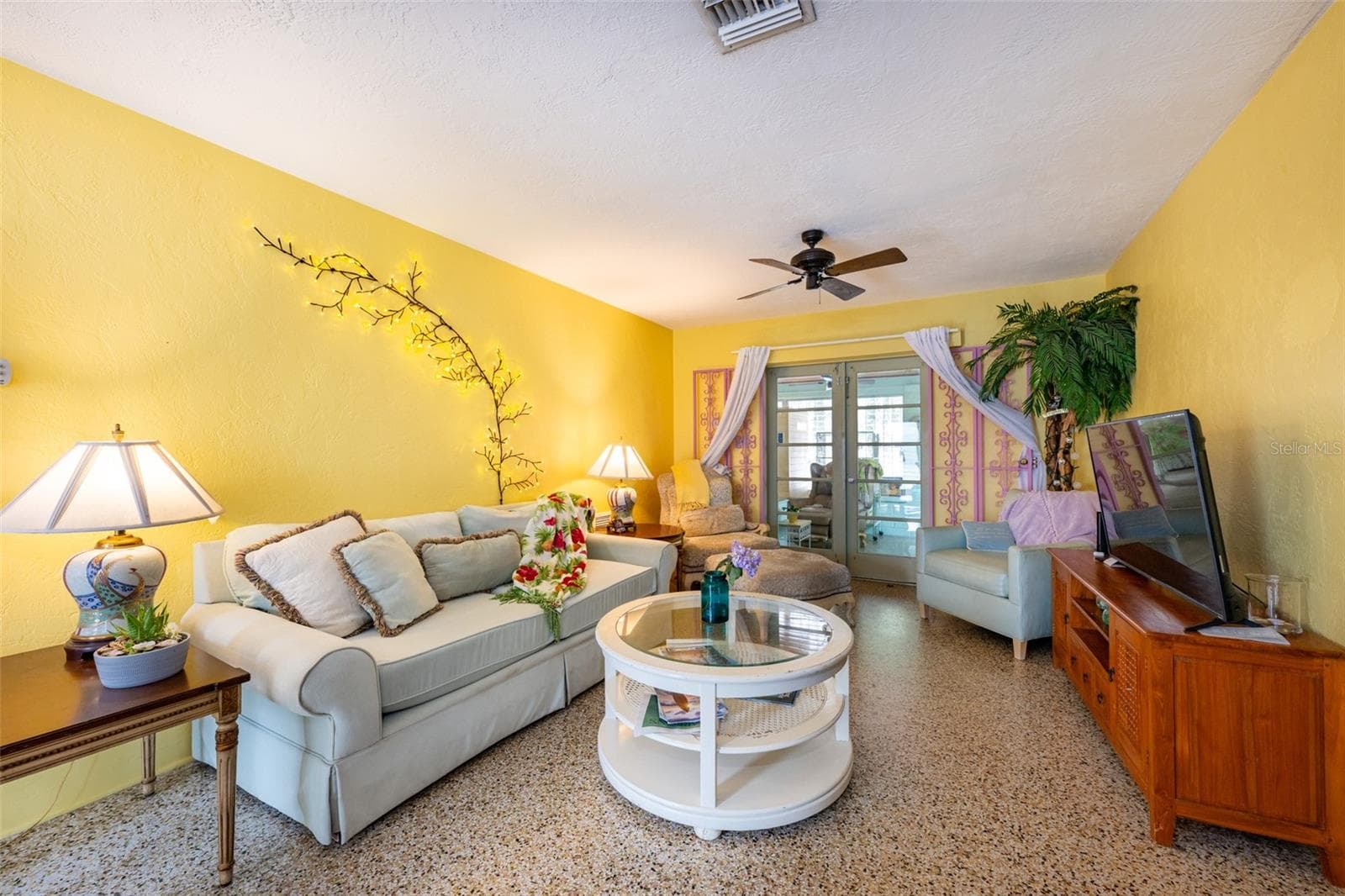 Single Family Residence at 705 N PENINSULA AVE, NEW SMYRNA BEACH, photo 16 of 28