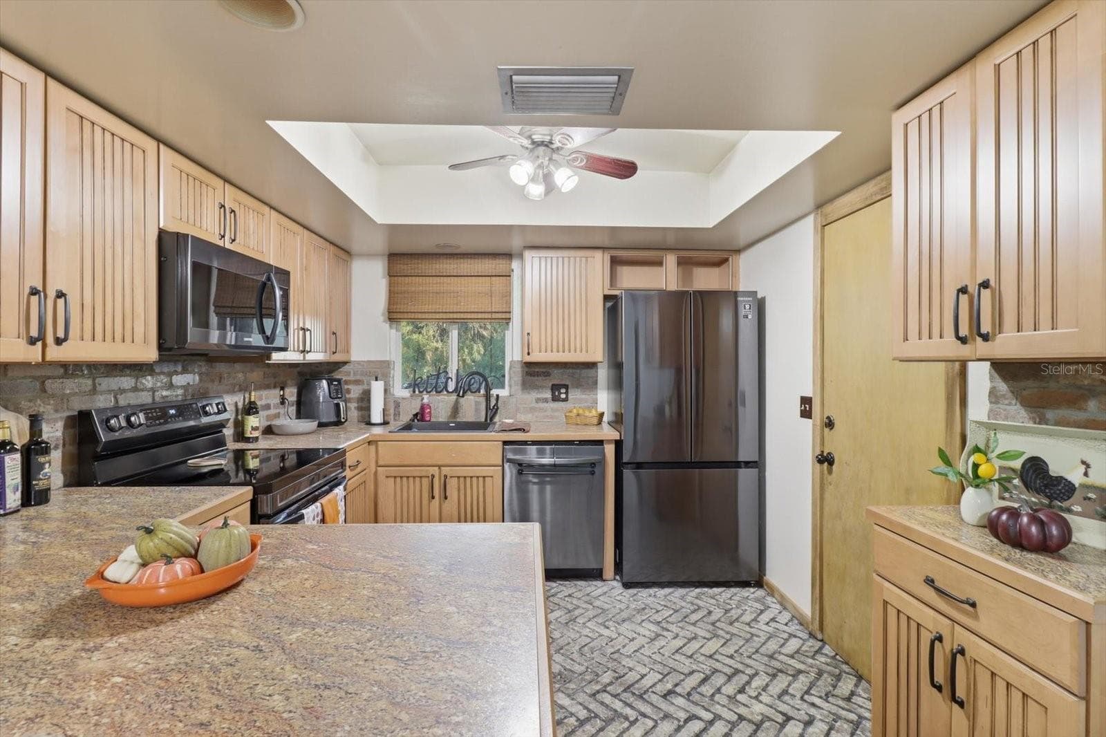Kitchen - 11129 W CEDAR LAKE DR, CRYSTAL RIVER