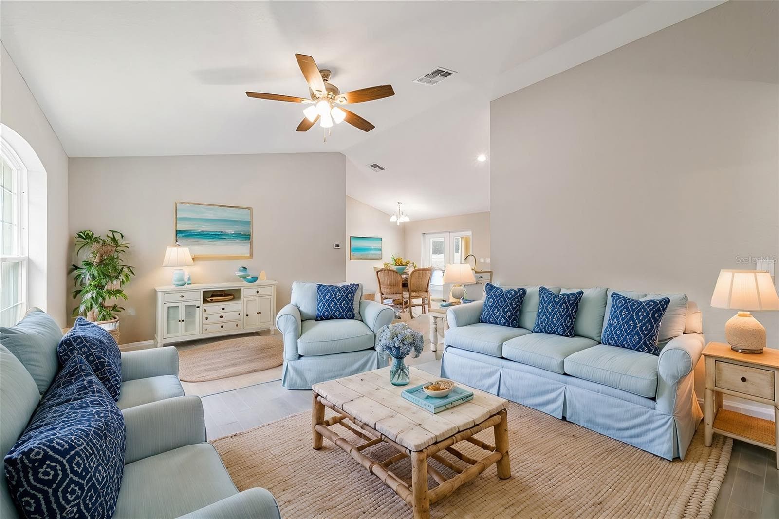 Single Family Residence at 13940 SW 89TH CIR, OCALA, photo 2 of 17