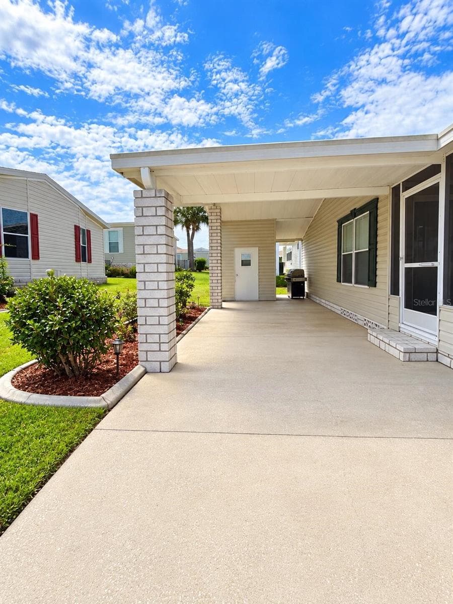 Manufactured Home at 715 SKYVIEW, DAVENPORT, photo 5 of 51