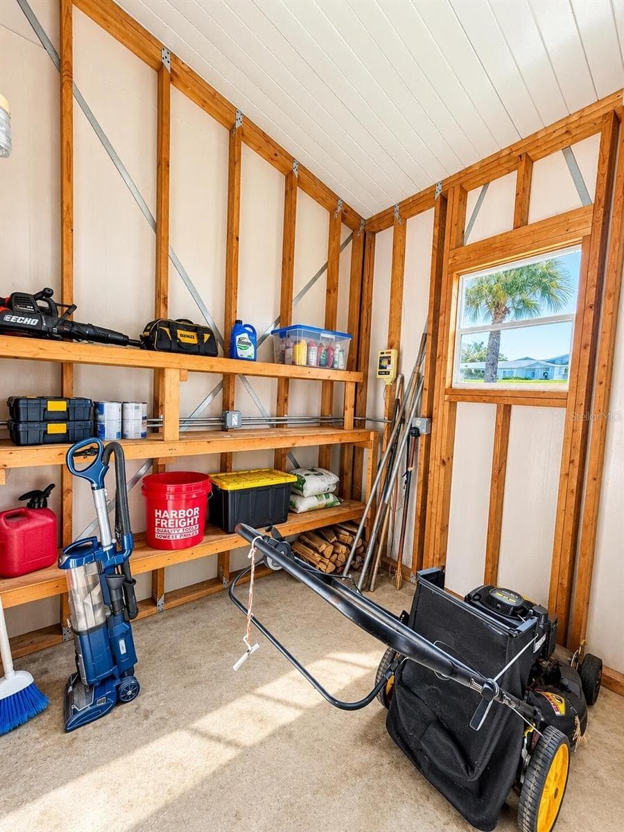 Manufactured Home at 715 SKYVIEW, DAVENPORT, photo 7 of 51