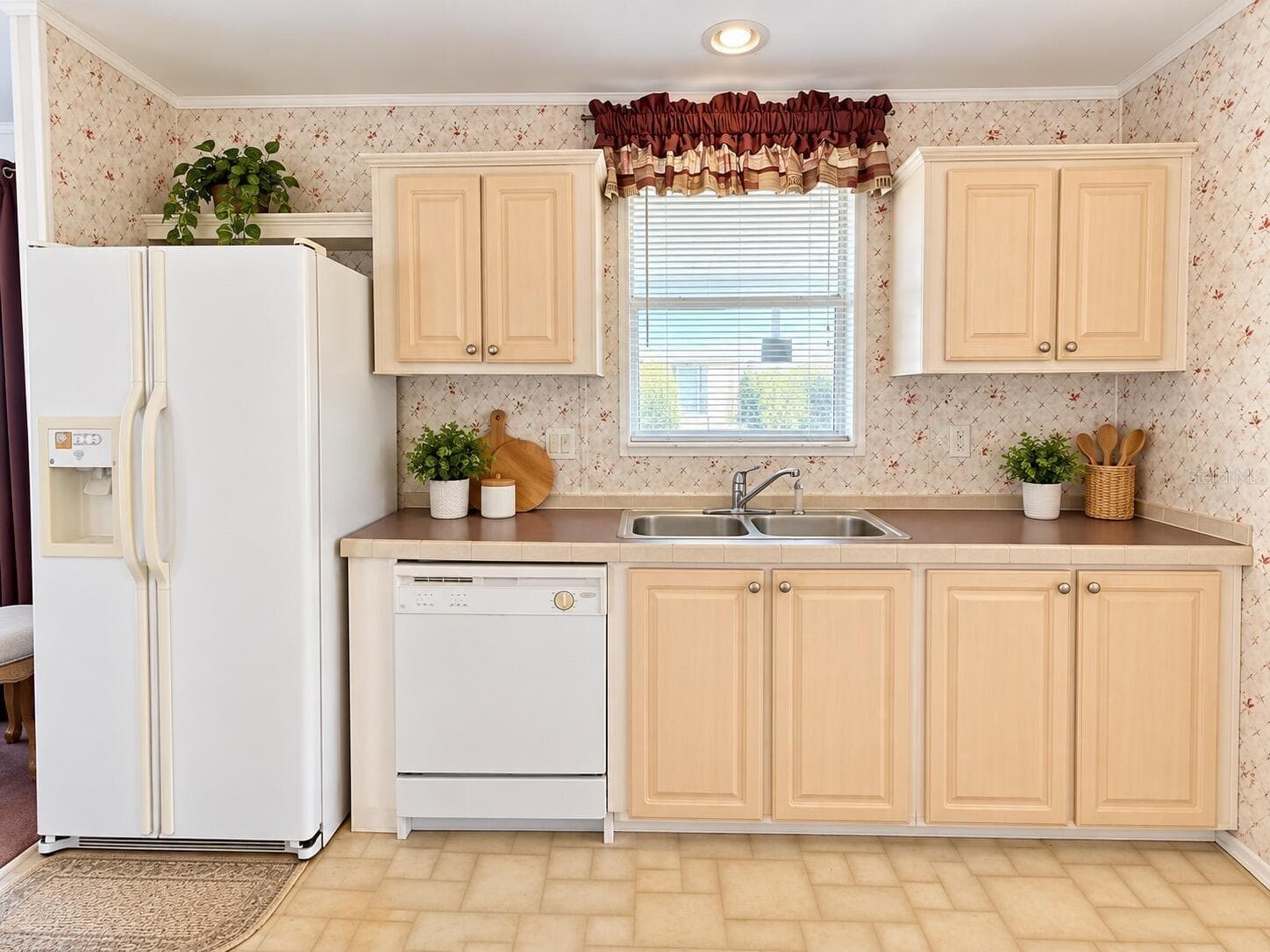 Manufactured Home at 715 SKYVIEW, DAVENPORT, photo 16 of 51