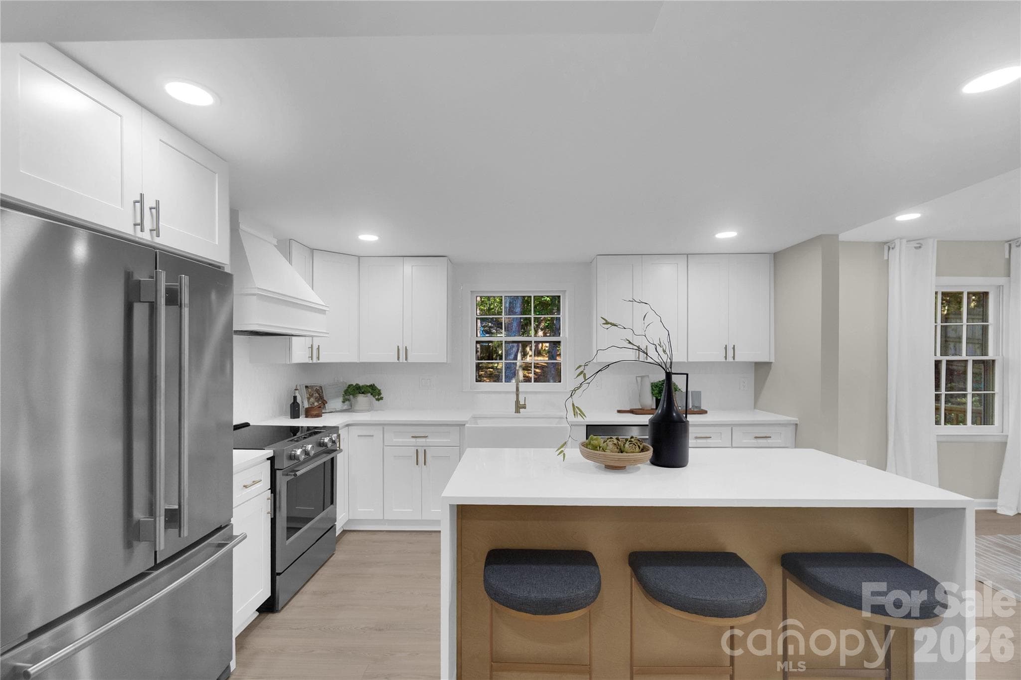Single Family Residence at 512 Morning Dale Road, Matthews, photo 5 of 39