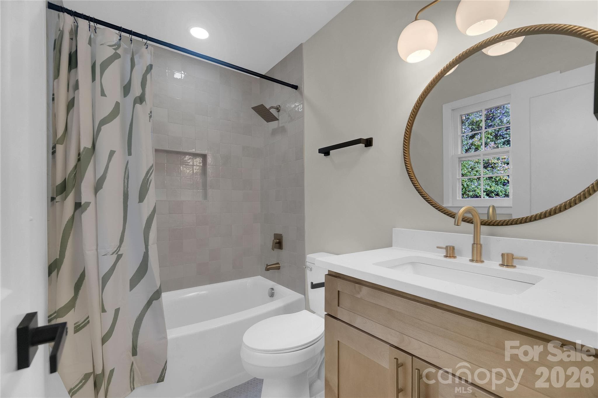 Single Family Residence at 512 Morning Dale Road, Matthews, photo 18 of 39