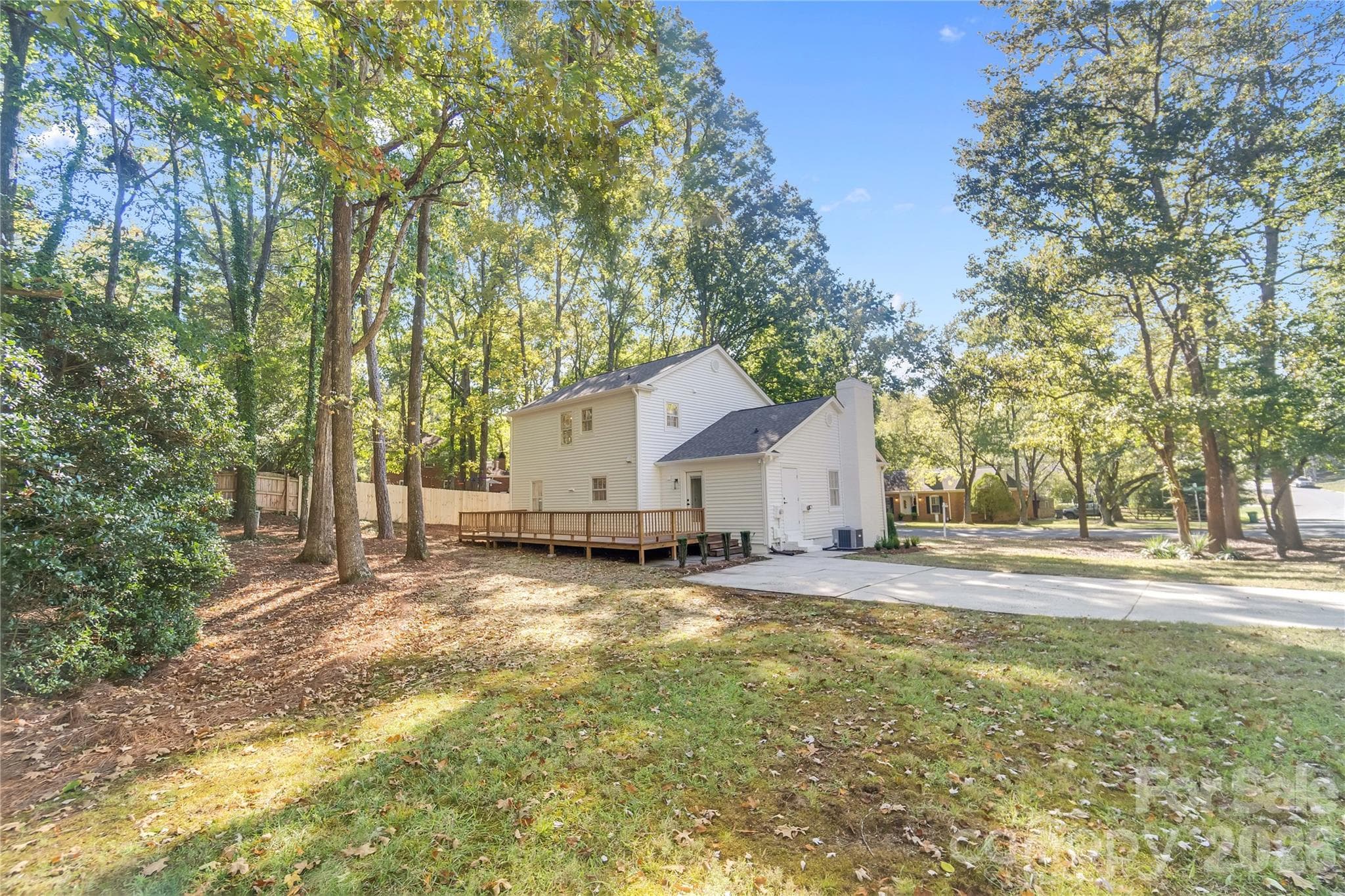 Single Family Residence at 512 Morning Dale Road, Matthews, photo 27 of 39