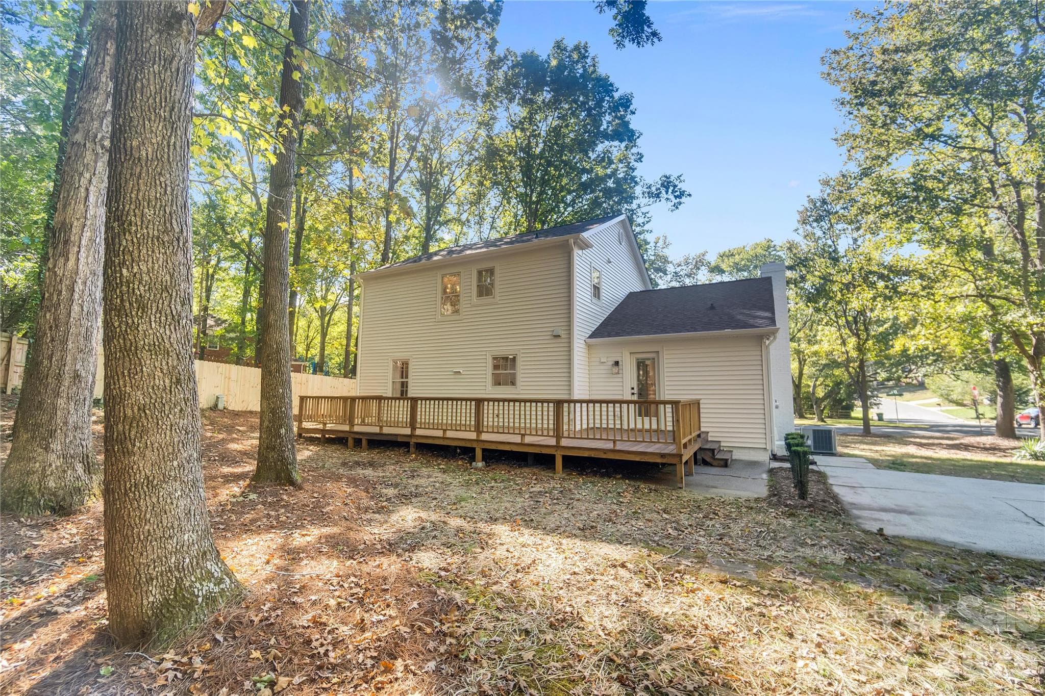 Single Family Residence at 512 Morning Dale Road, Matthews, photo 28 of 39