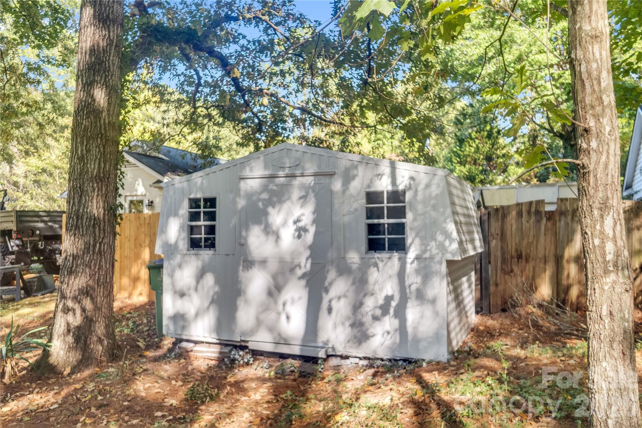 Single Family Residence at 512 Morning Dale Road, Matthews, photo 32 of 39