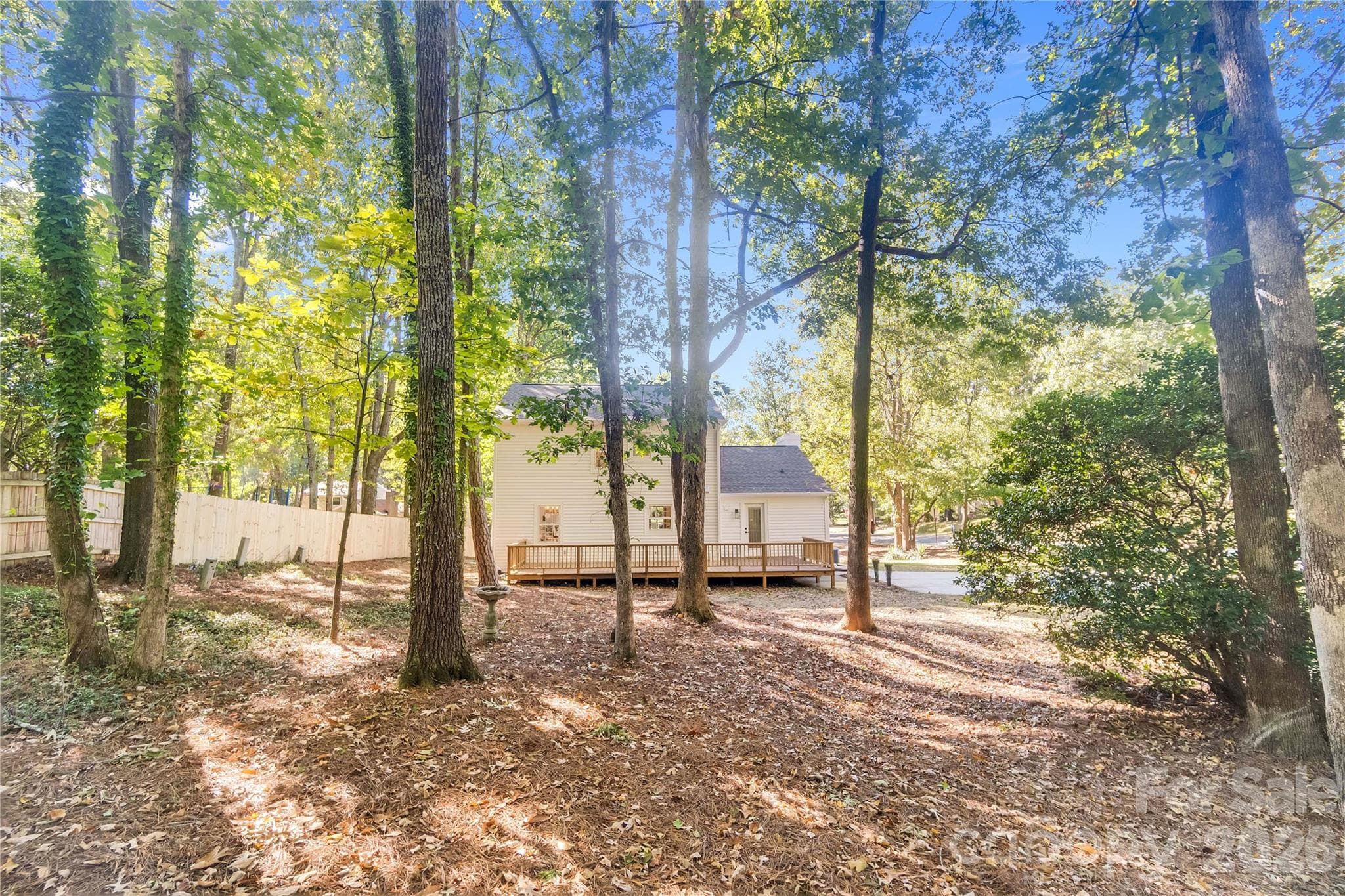 Single Family Residence at 512 Morning Dale Road, Matthews, photo 3 of 39