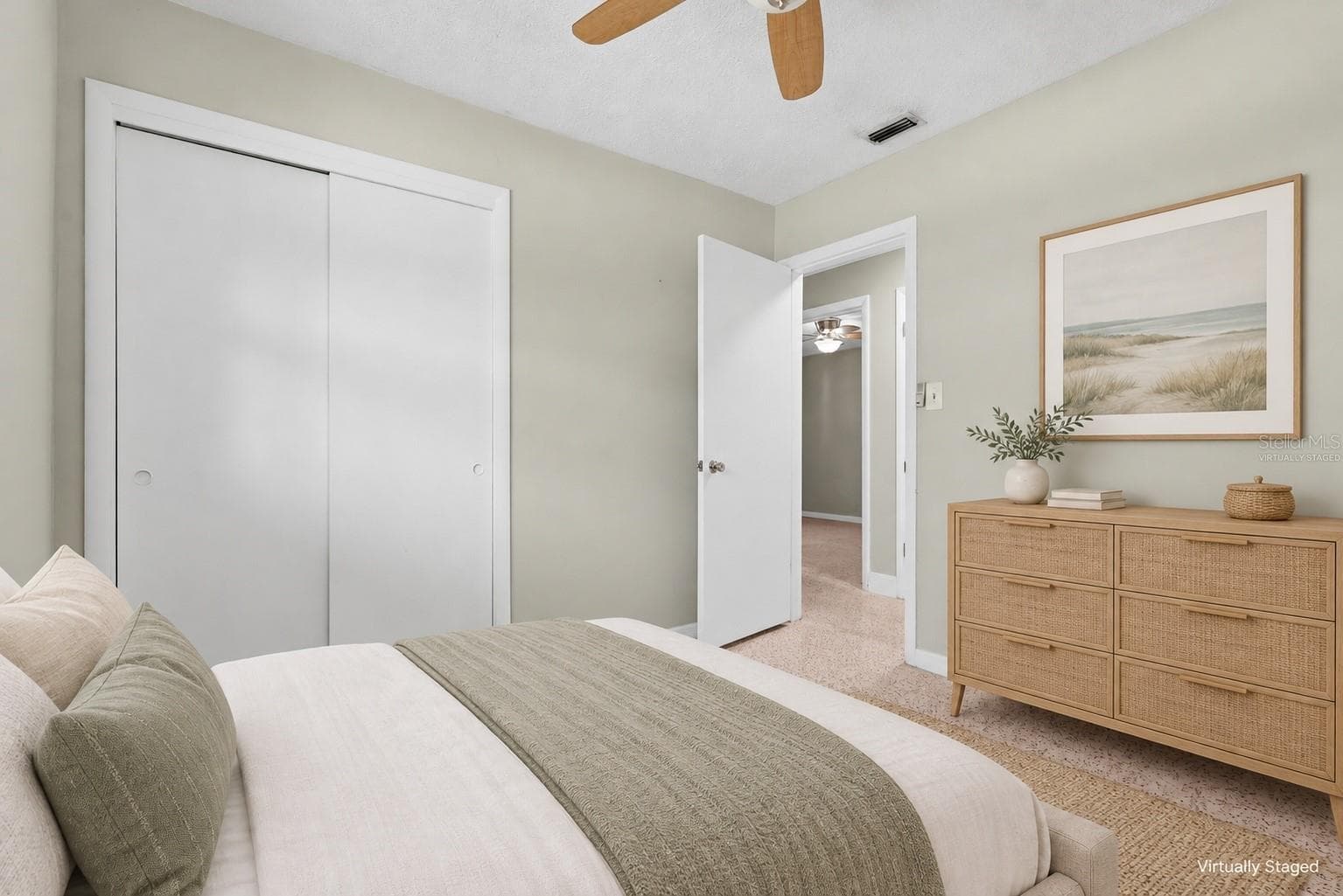 Virtually Staged - 2815 BAY DR, BRADENTON