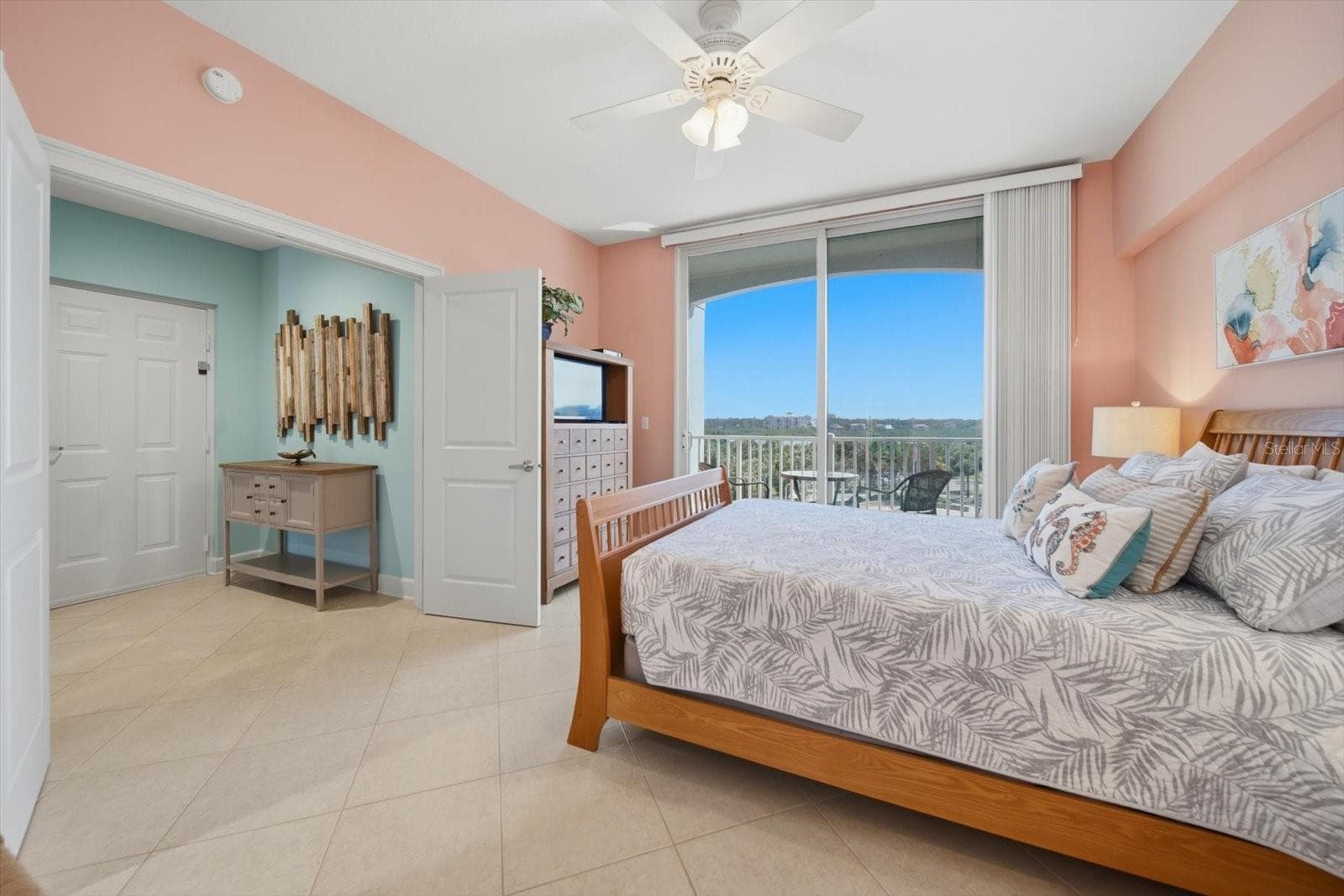 Bedroom 2 ensuite bathroom - 19600 GULF BLVD #301, INDIAN SHORES