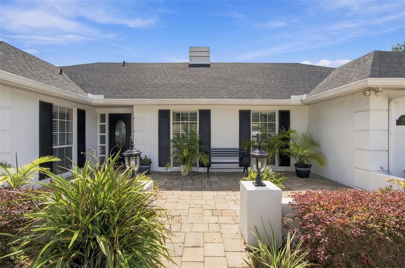 Courtyard - 1921 MANOR CIR SE, WINTER HAVEN